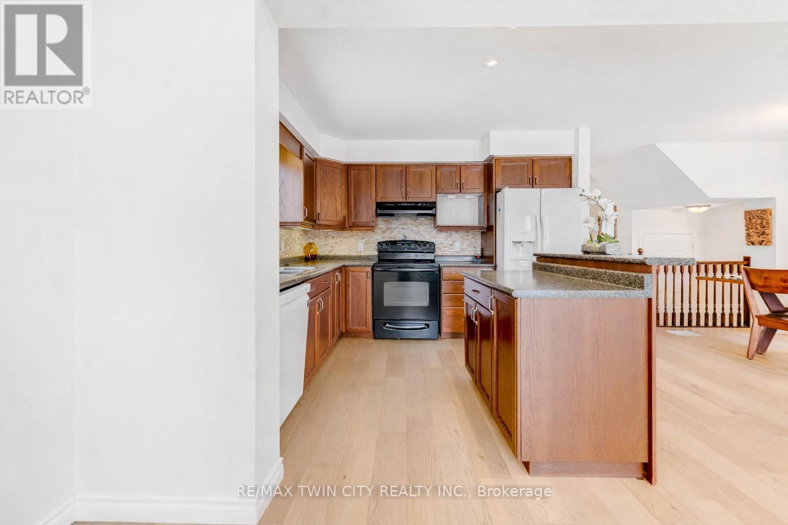 220 Lemon Grass Crescent, Kitchener, Ontario  N2N 3R7 - Photo 9 - X12758338