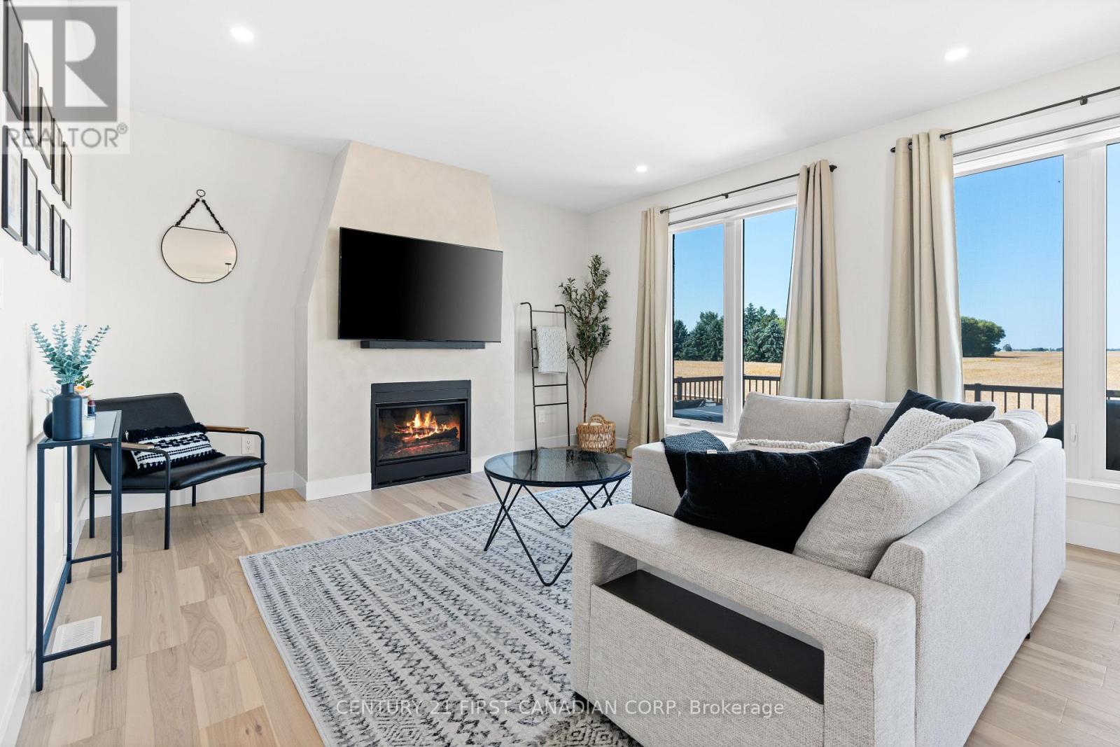 1 - 7966 Fallon Drive, Lucan Biddulph, Ontario  N0M 1V0 - Photo 8 - X12756932