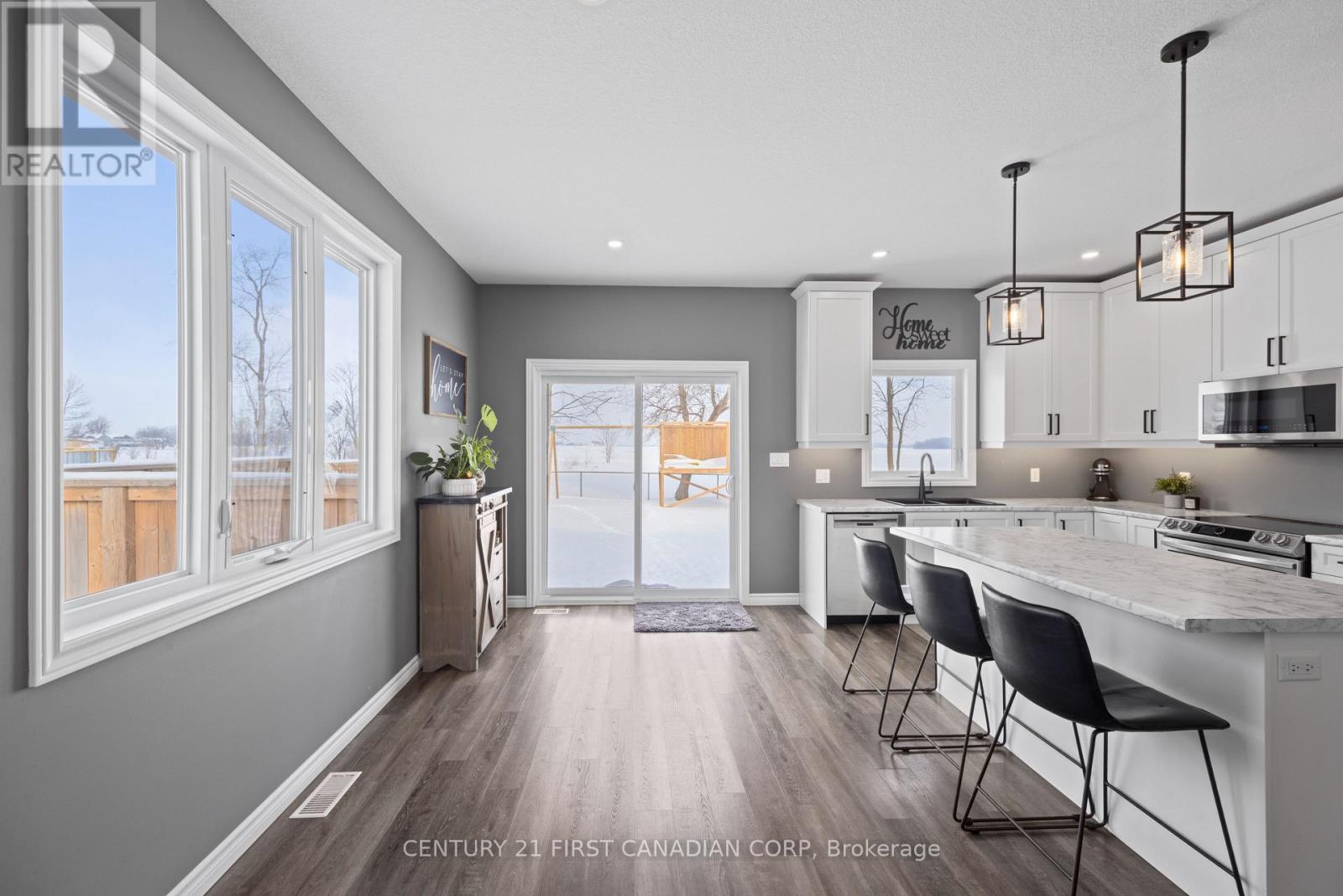 Photo 17 of 50 for 21 Middle Street