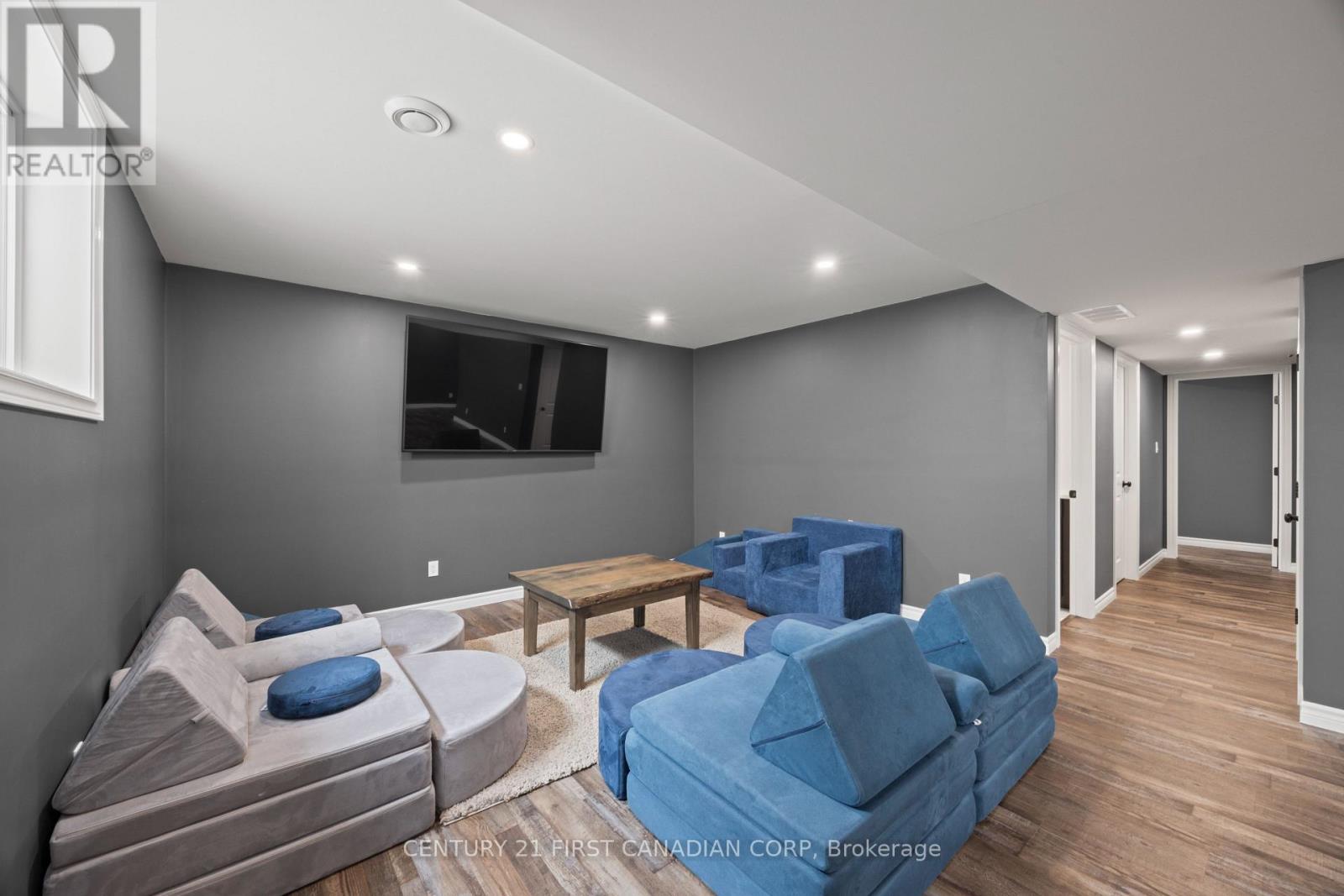 Photo 31 of 50 for 21 Middle Street