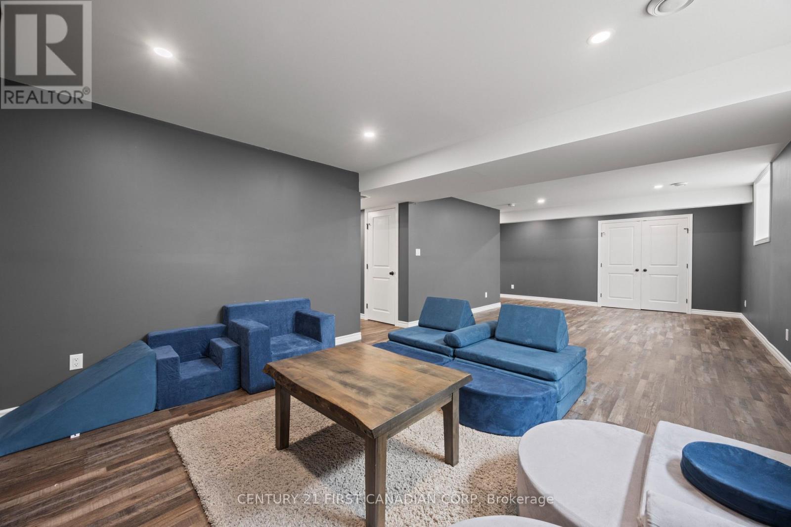 Photo 32 of 50 for 21 Middle Street