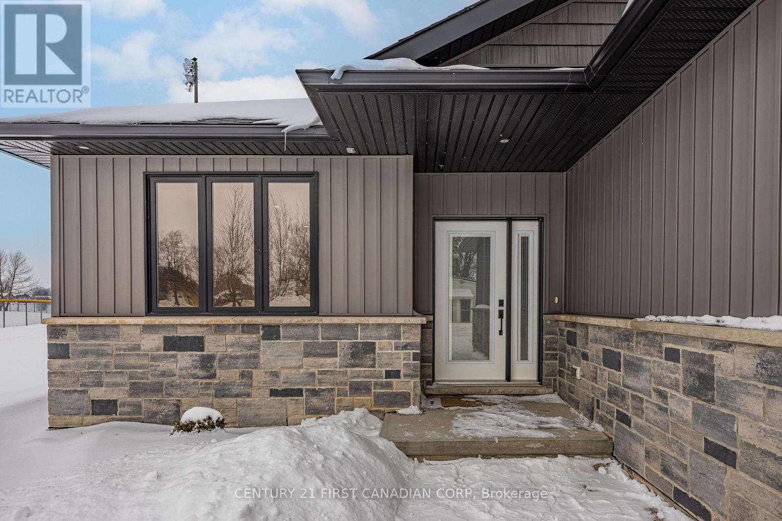 Photo 4 of 50 for 21 Middle Street