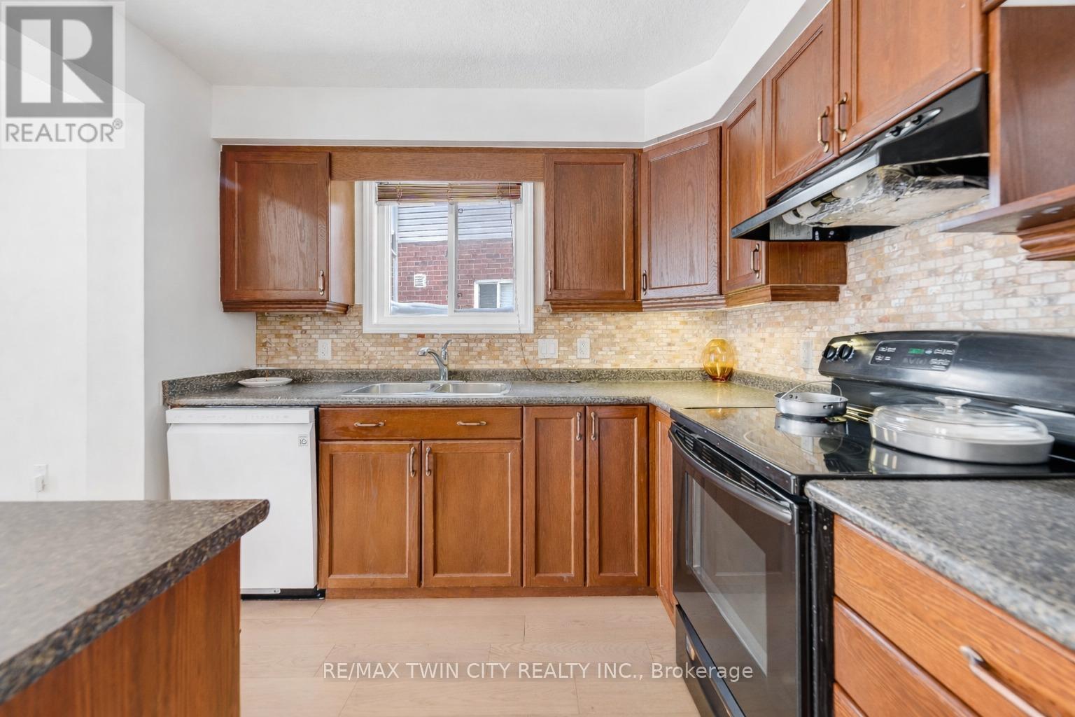 220 Lemon Grass Crescent, Kitchener, Ontario  N2N 3R7 - Photo 8 - X12758338