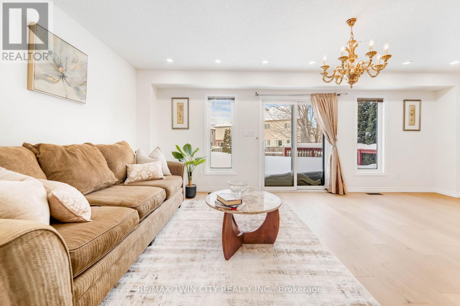 220 Lemon Grass Crescent, Kitchener, Ontario  N2N 3R7 - Photo 6 - X12758338