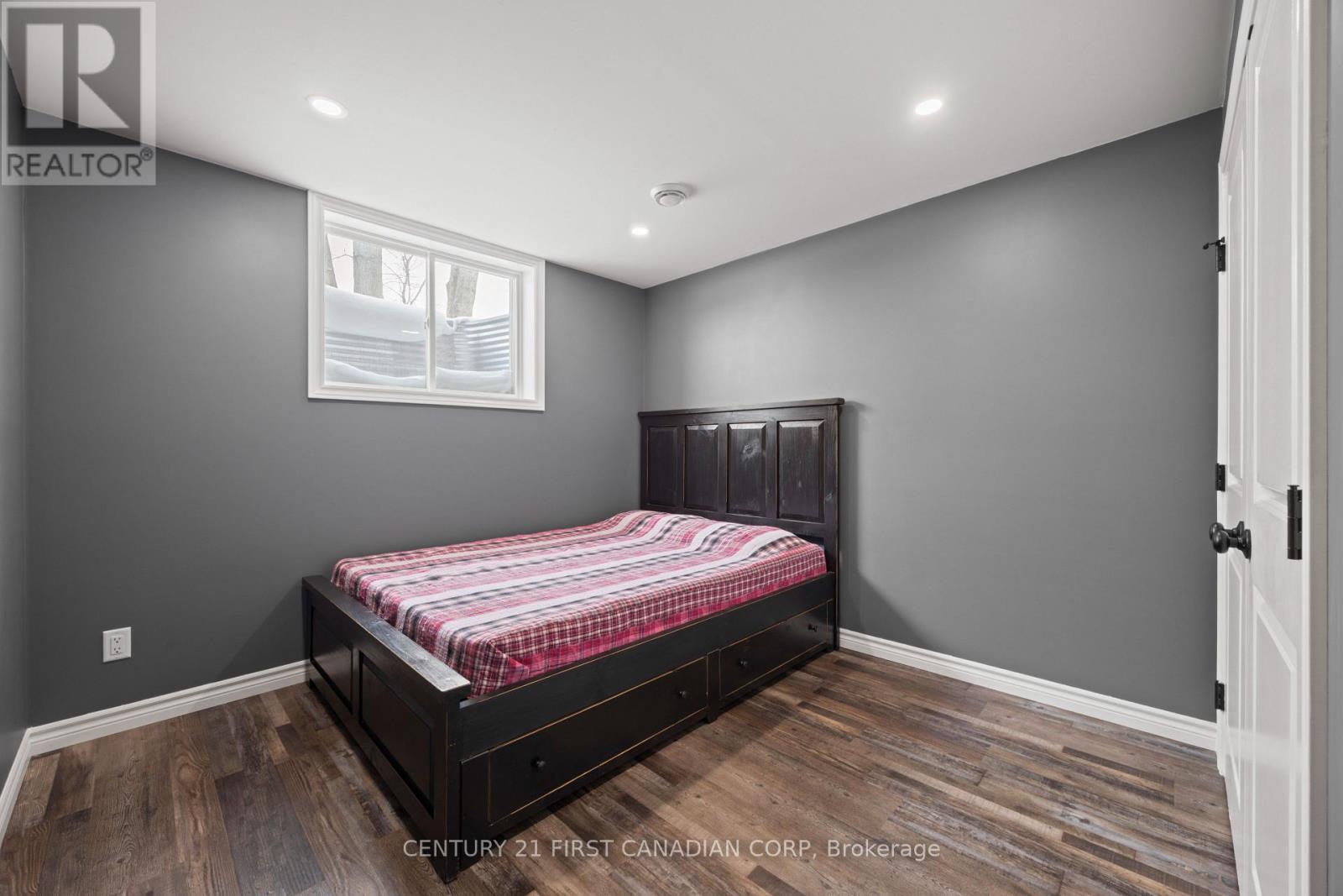 21 Middle Street, South Huron, Ontario  N0M 1M0 - Photo 34 - X12756942