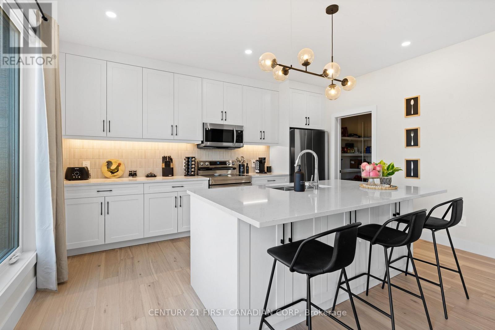 1 - 7966 Fallon Drive, Lucan Biddulph, Ontario  N0M 1V0 - Photo 14 - X12756932