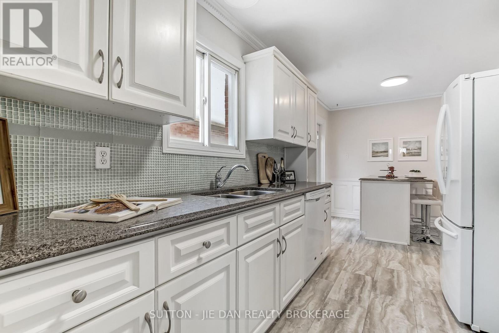 135 Gerald Crescent, London South, Ontario  N5Z 5A3 - Photo 5 - X12757014