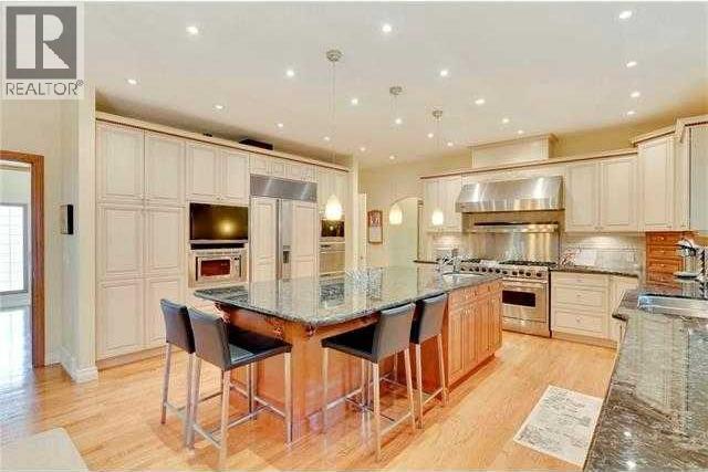 175 Pumpvalley Court Sw, Calgary, Alberta  T2V 5G5 - Photo 15 - A2267841