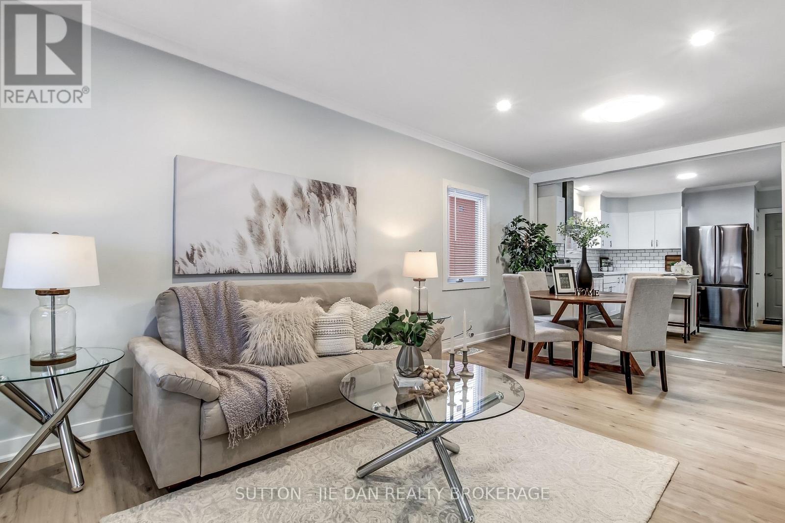 30 Hyla Street, London East, Ontario  N5Z 2K9 - Photo 2 - X12757042