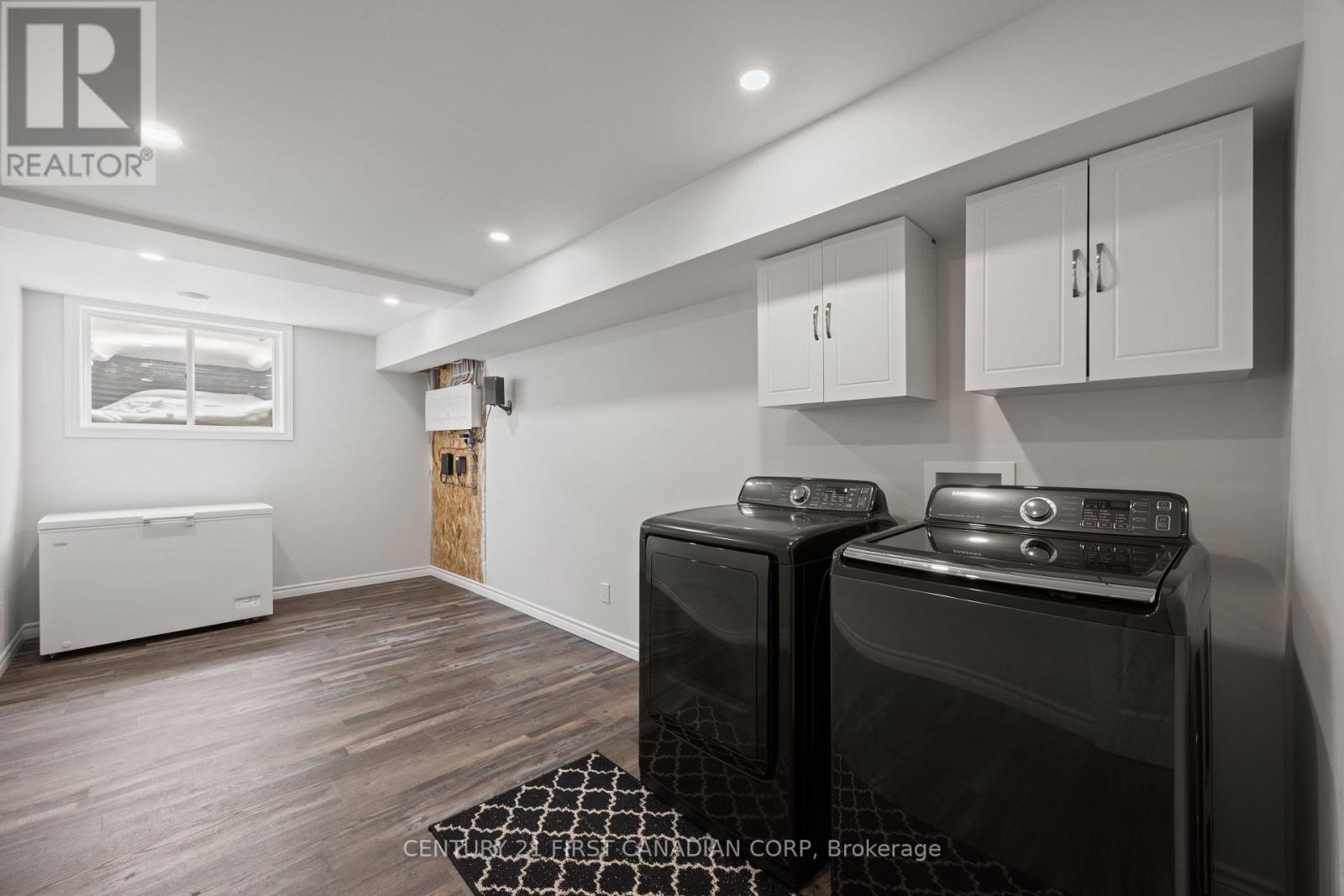 21 Middle Street, South Huron, Ontario  N0M 1M0 - Photo 36 - X12756942