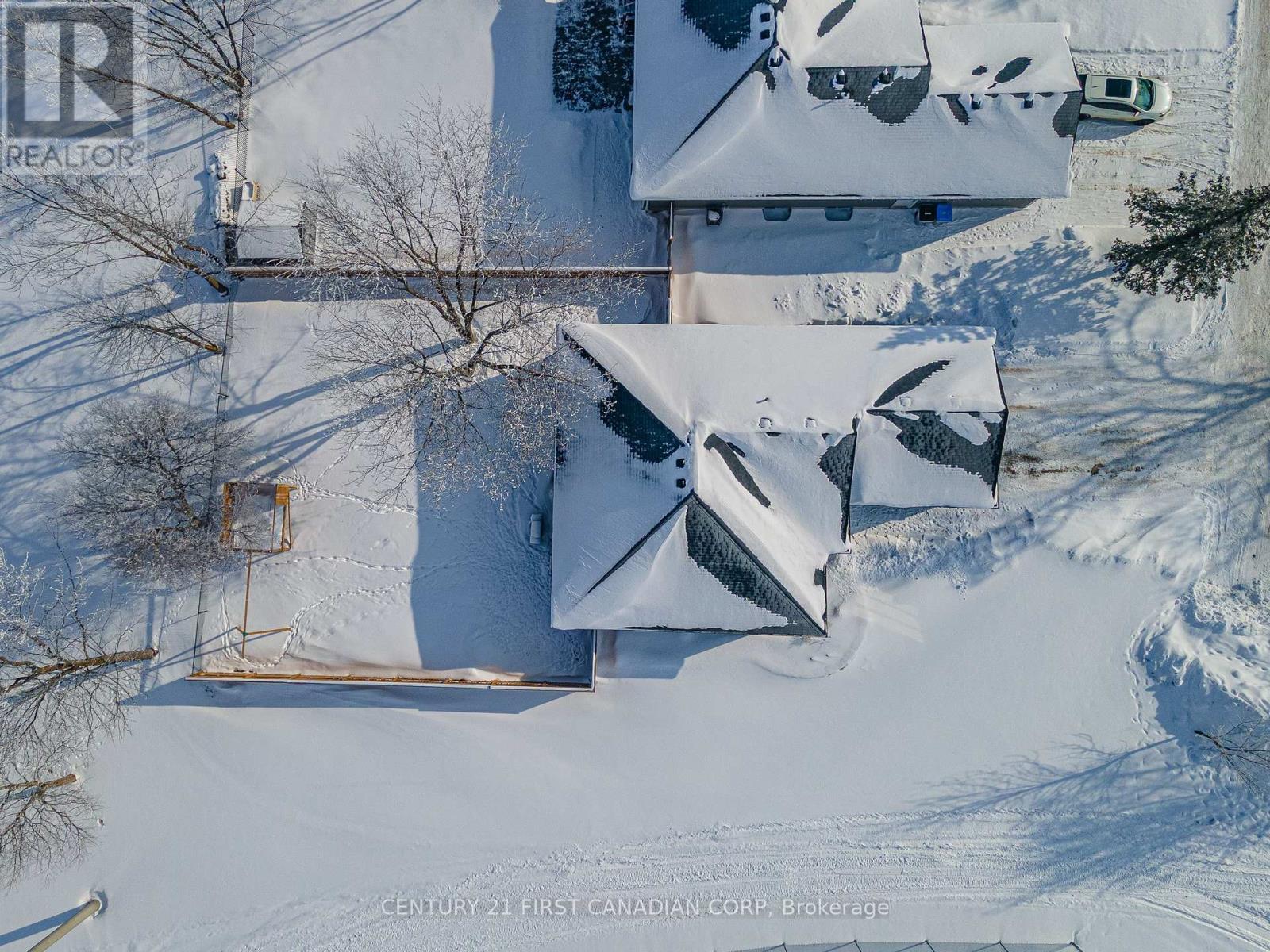 21 Middle Street, South Huron, Ontario  N0M 1M0 - Photo 42 - X12756942