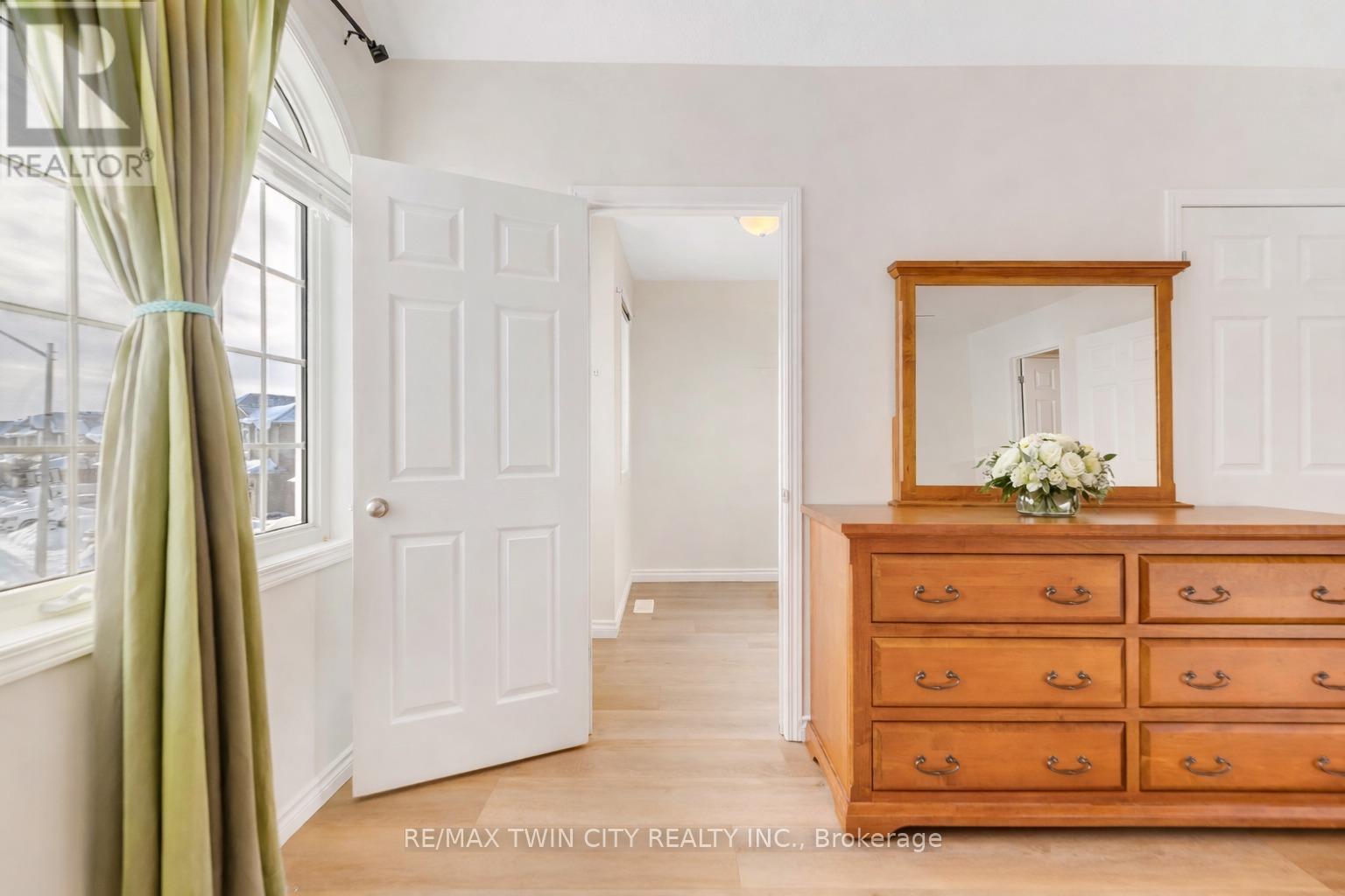 220 Lemon Grass Crescent, Kitchener, Ontario  N2N 3R7 - Photo 19 - X12758338