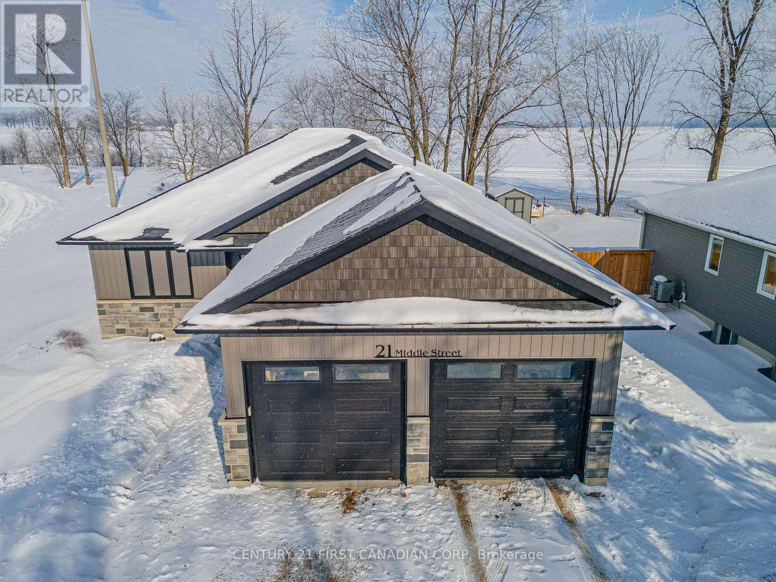 21 Middle Street, South Huron, Ontario  N0M 1M0 - Photo 39 - X12756942