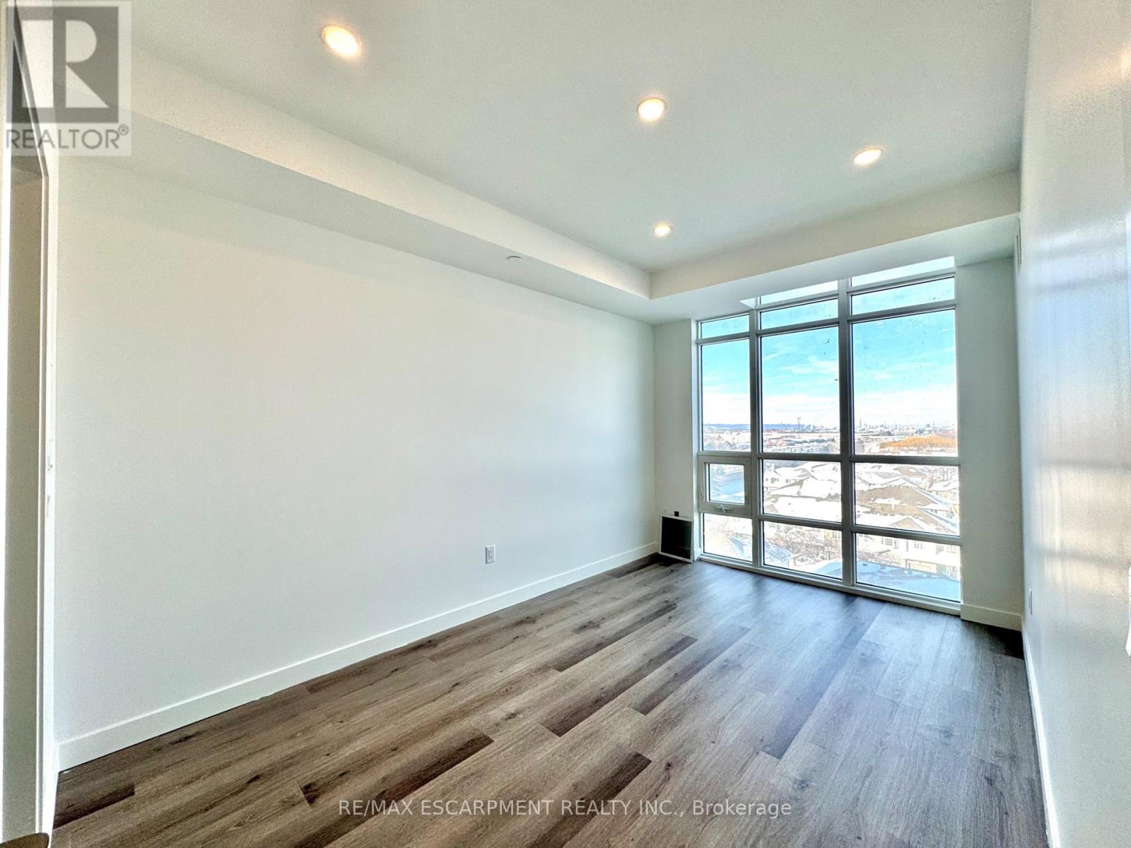 705 - 461 Green Road, Hamilton, Ontario  L8E 5B4 - Photo 8 - X12758460