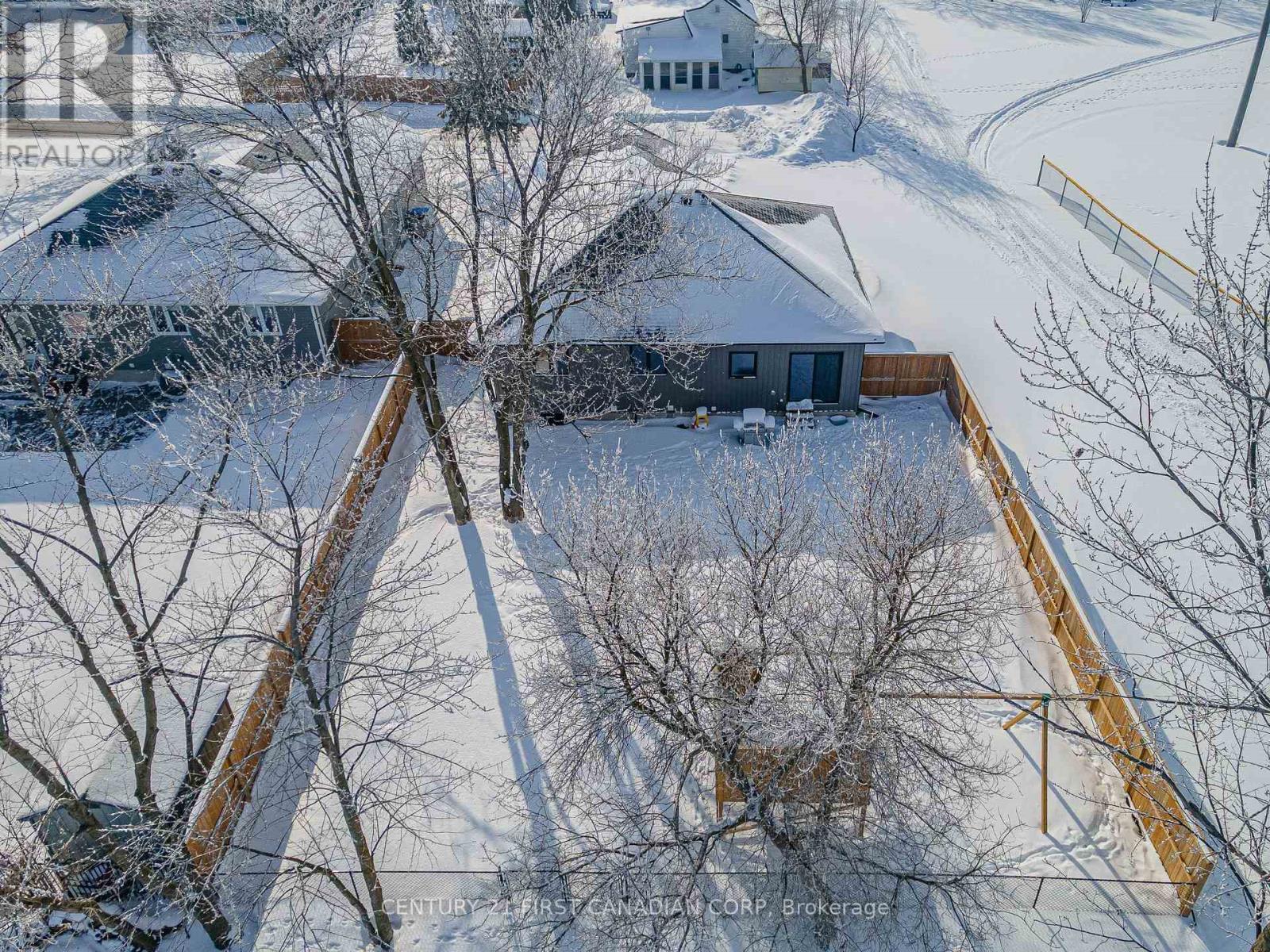 21 Middle Street, South Huron, Ontario  N0M 1M0 - Photo 43 - X12756942