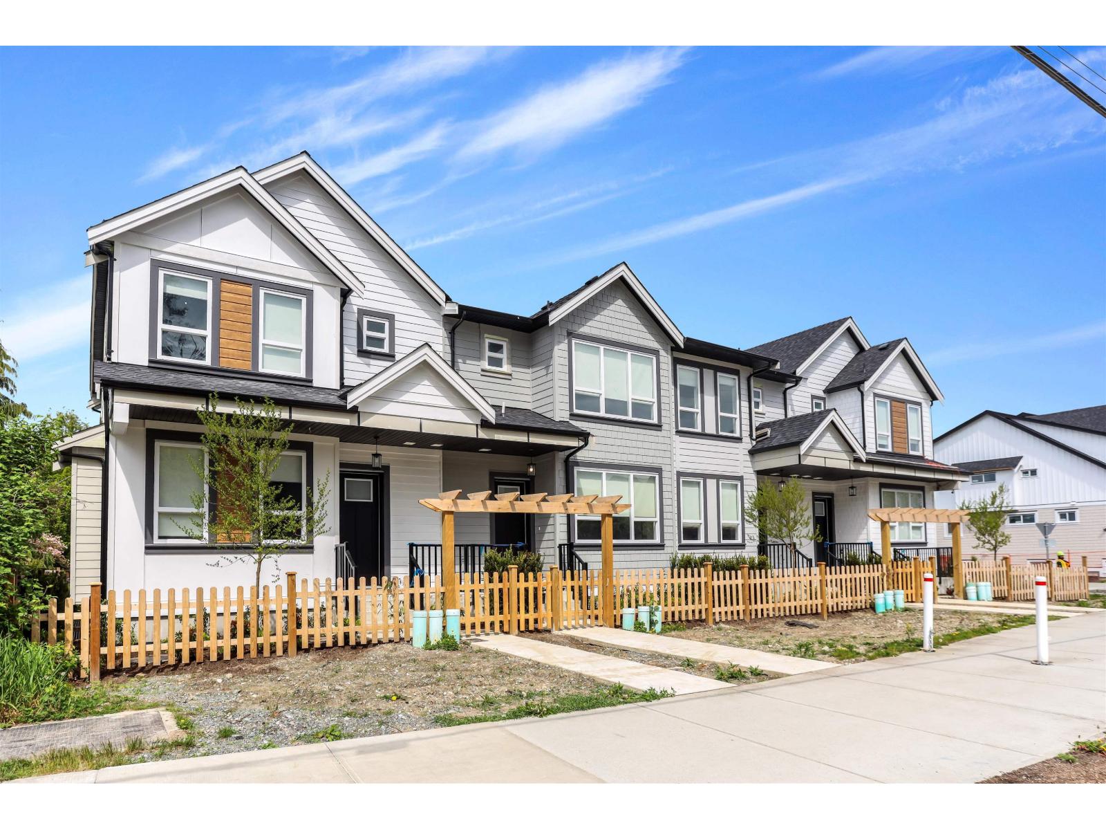 20961 83 Avenue, Langley, British Columbia  V2Y 4K4 - Photo 2 - R3086348