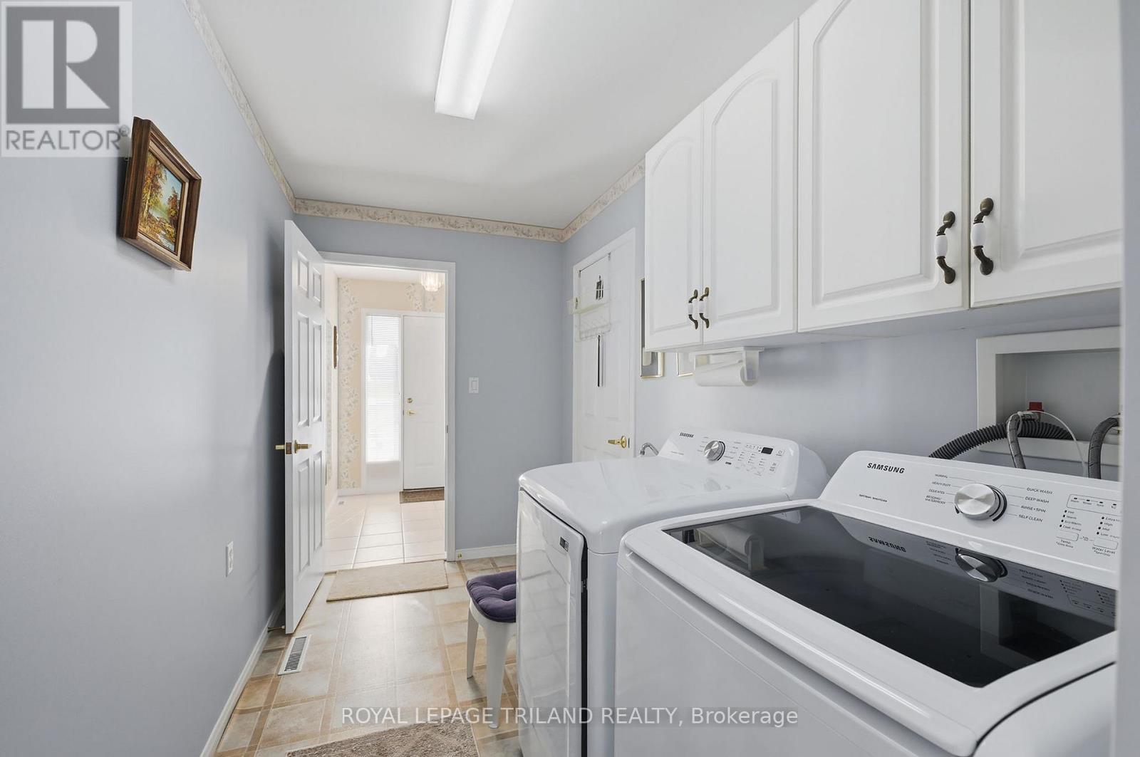 45 Ilderbrook Circle, Middlesex Centre, Ontario  N0M 2A0 - Photo 10 - X12757572