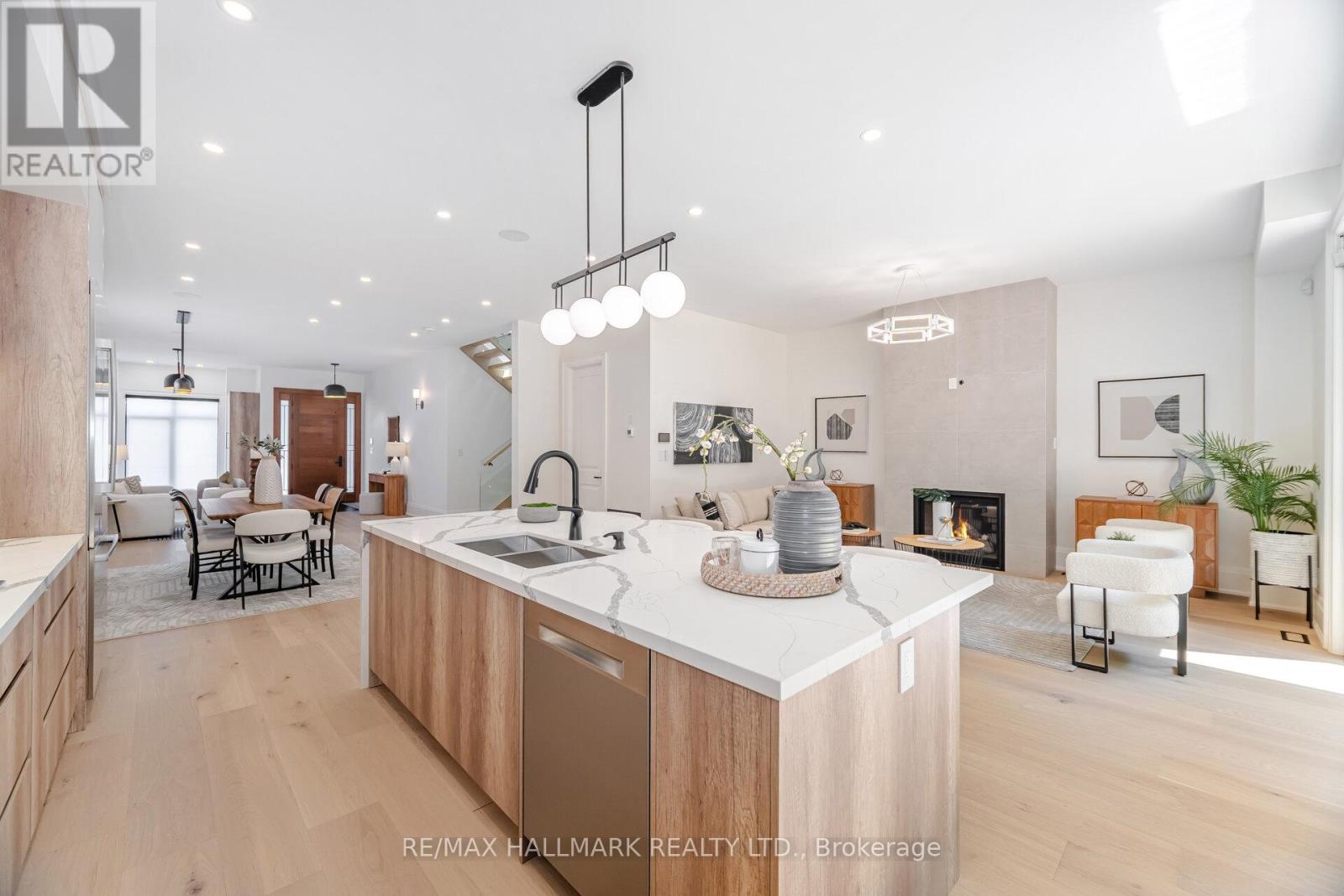 78 South Kingsway, Toronto, Ontario  M6S 3T3 - Photo 12 - W12758798