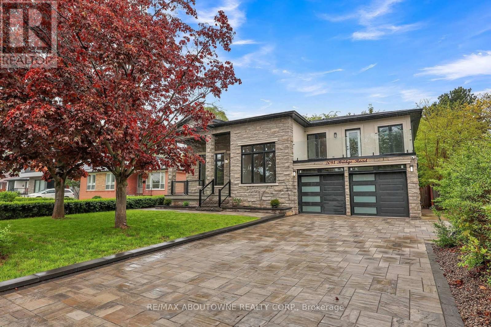 2091 Bridge Road, Oakville, Ontario  L6L 2E8 - Photo 4 - W12758820