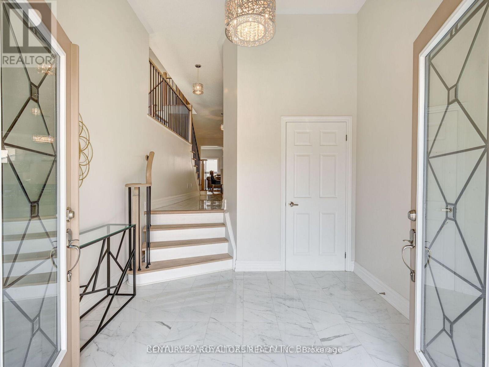 86 Game Creek Crescent, Brampton, Ontario  L7A 0J3 - Photo 3 - W12758830