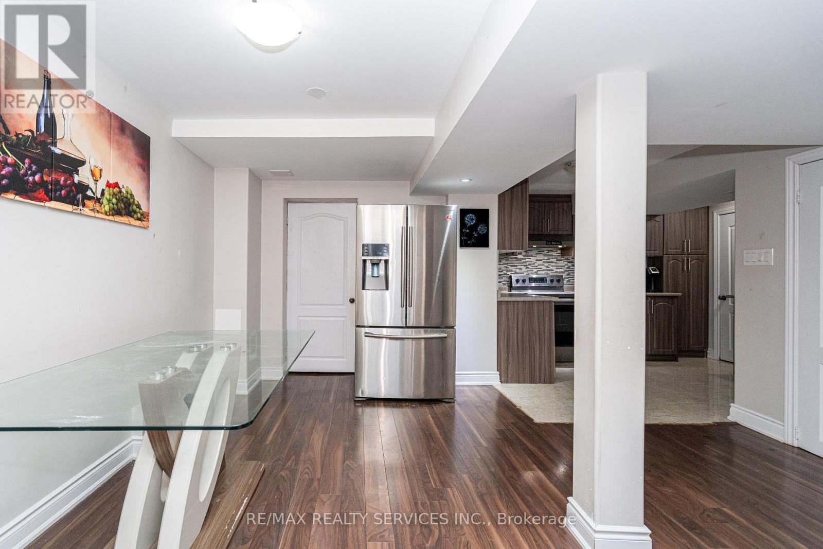 52 Mount Royal Circle, Brampton, Ontario  L6P 2K4 - Photo 36 - W12758842