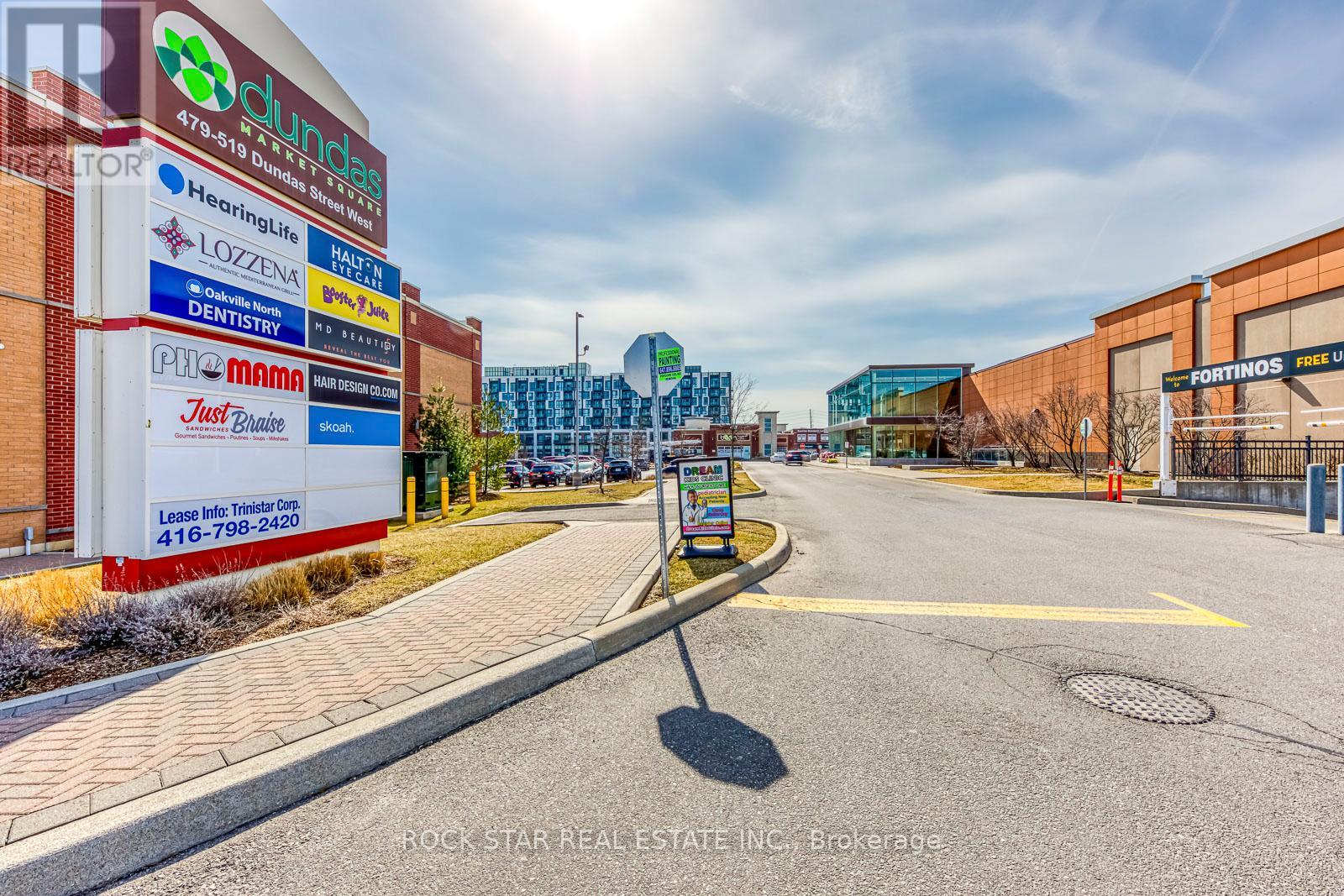 601 - 395 Dundas Street W, Oakville, Ontario  L6M 5R8 - Photo 4 - W12758844