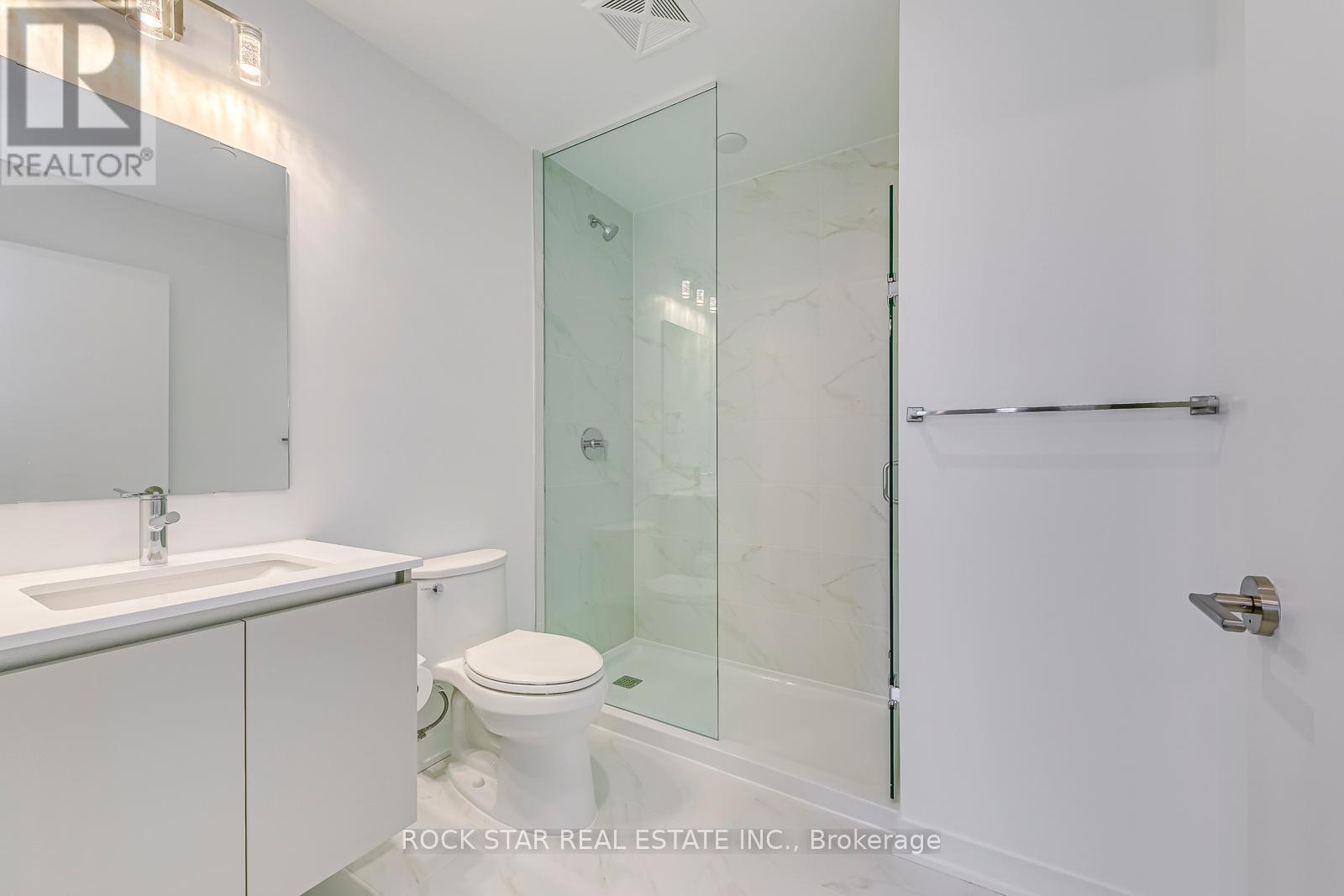 601 - 395 Dundas Street W, Oakville, Ontario  L6M 5R8 - Photo 5 - W12758844