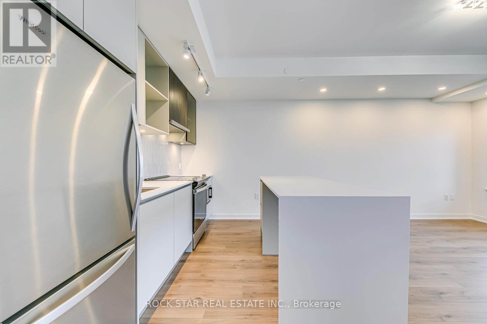 601 - 395 Dundas Street W, Oakville, Ontario  L6M 5R8 - Photo 8 - W12758844