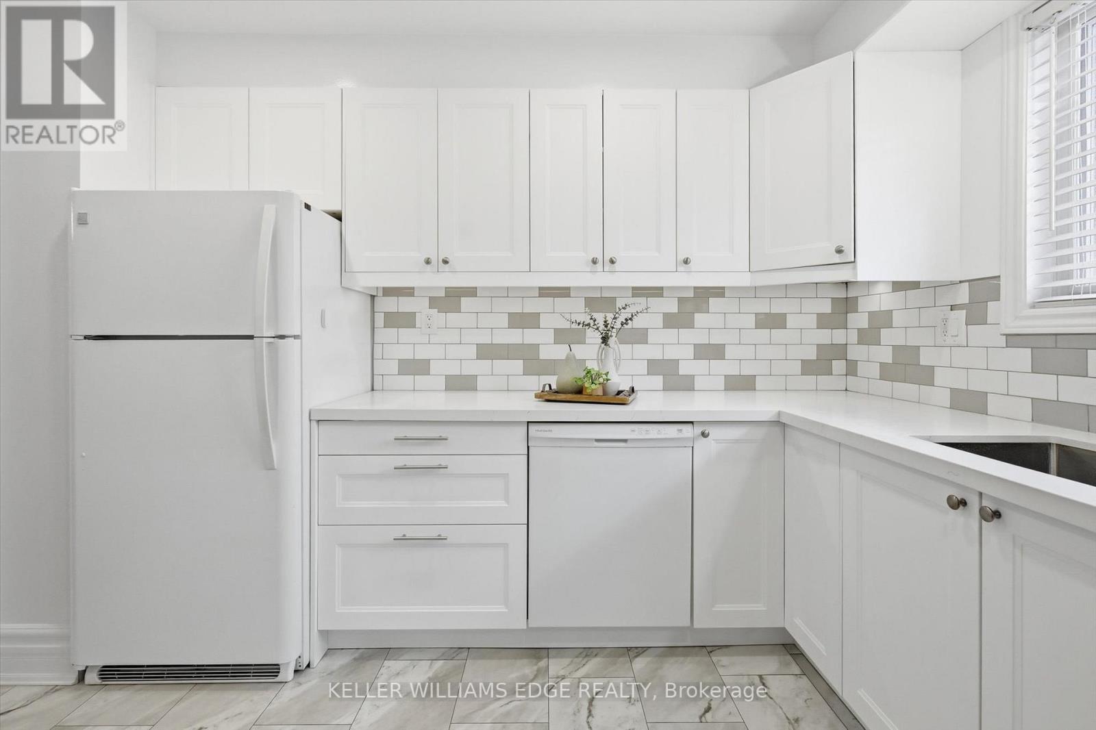 2351 Greenbank Trail, Burlington, Ontario  L7P 3S7 - Photo 10 - W12758848