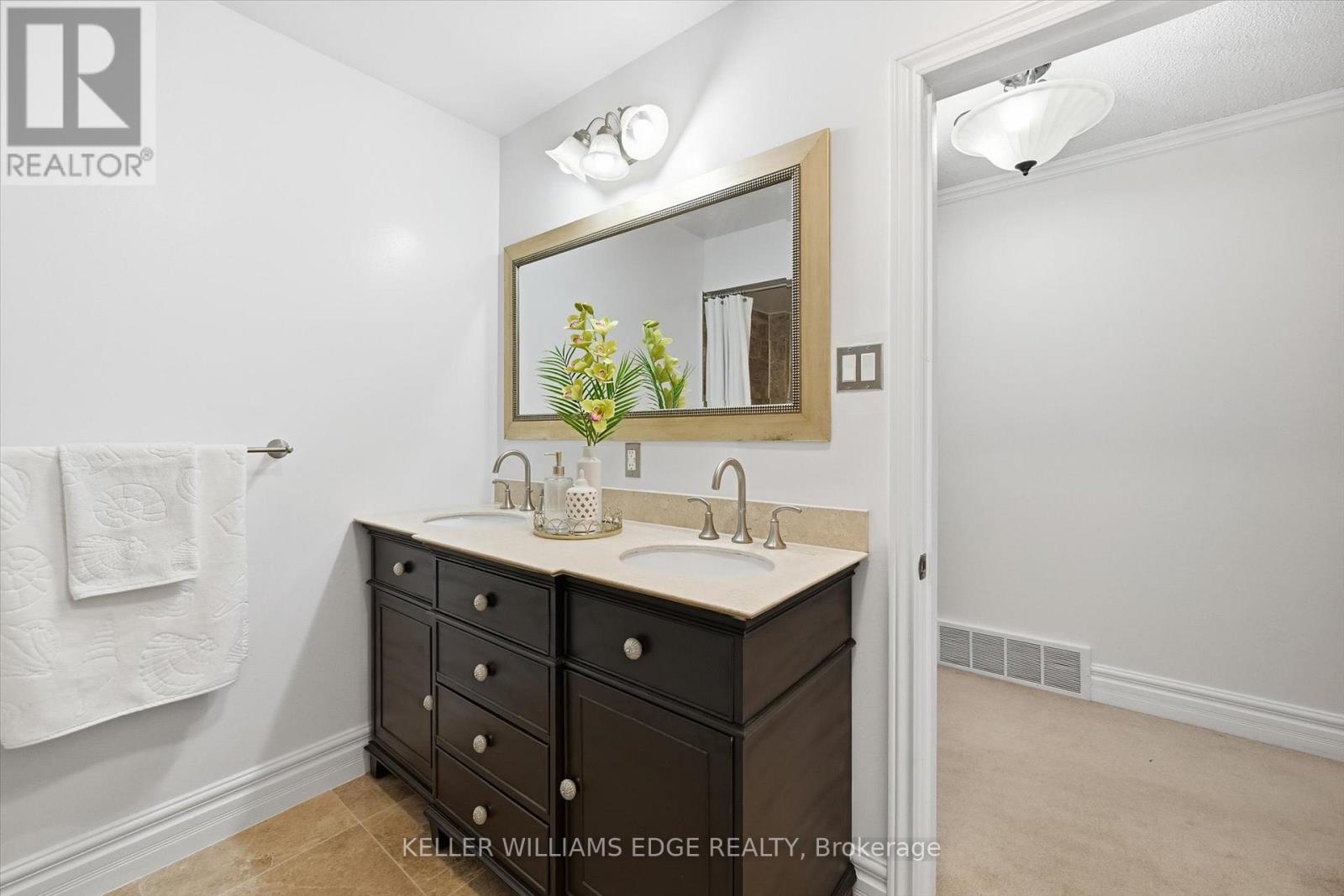 2351 Greenbank Trail, Burlington, Ontario  L7P 3S7 - Photo 12 - W12758848