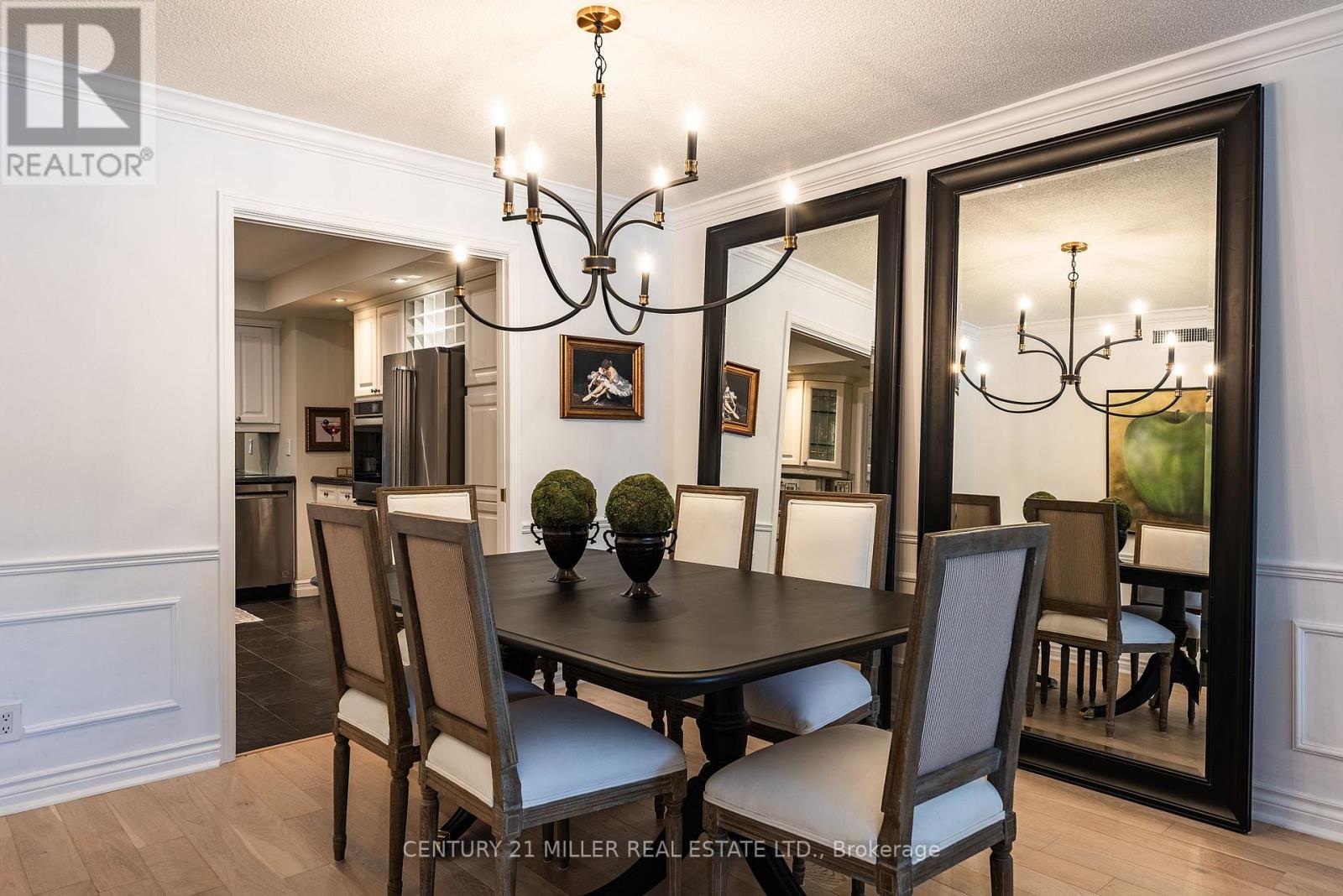 201 - 100 Lakeshore Road E, Oakville, Ontario  L6J 6M9 - Photo 11 - W12758850