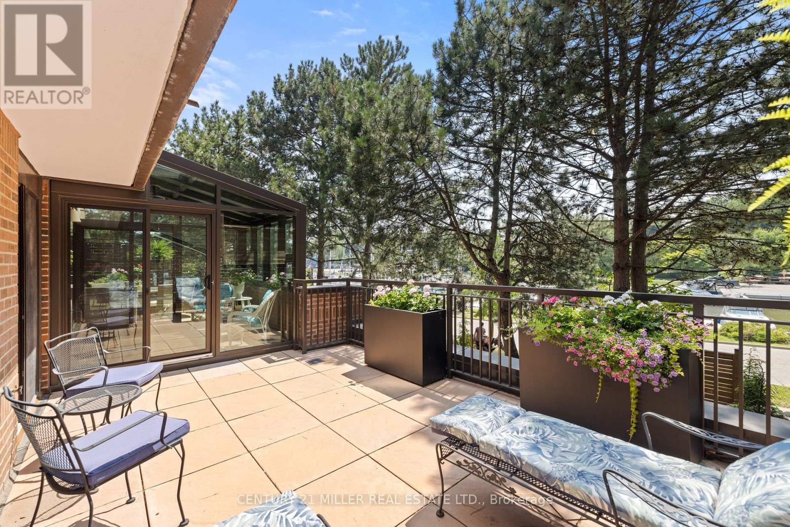 201 - 100 Lakeshore Road E, Oakville, Ontario  L6J 6M9 - Photo 24 - W12758850