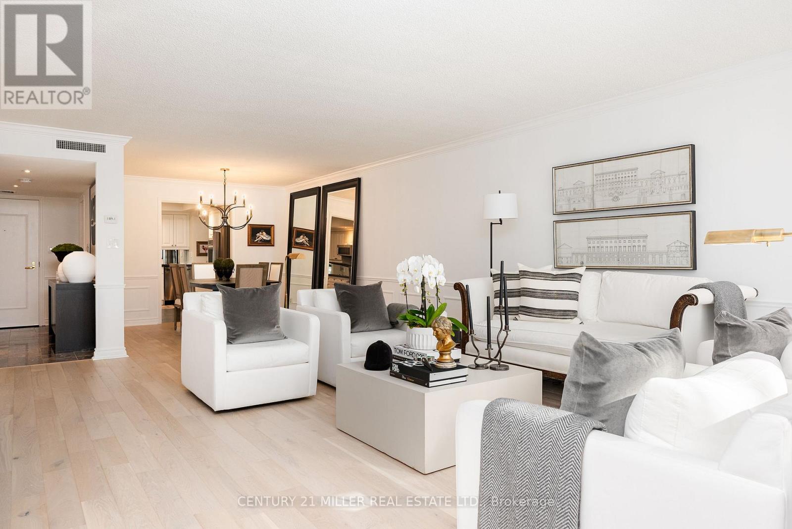 201 - 100 Lakeshore Road E, Oakville, Ontario  L6J 6M9 - Photo 6 - W12758850