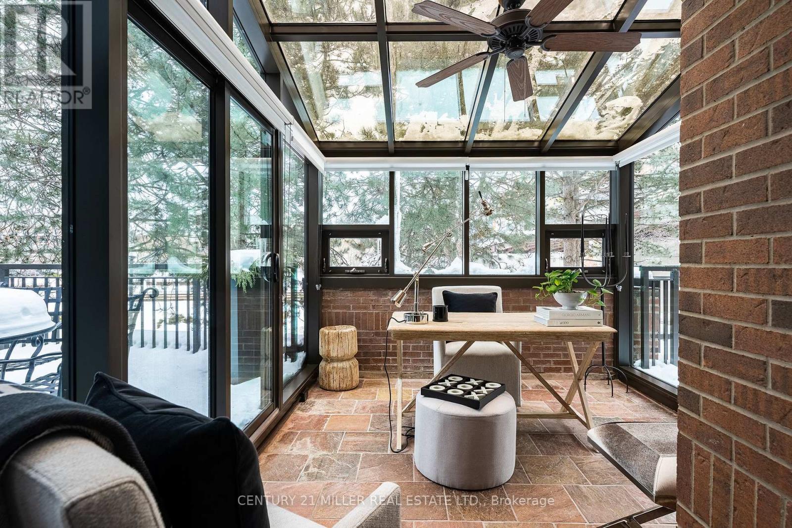 201 - 100 Lakeshore Road E, Oakville, Ontario  L6J 6M9 - Photo 9 - W12758850