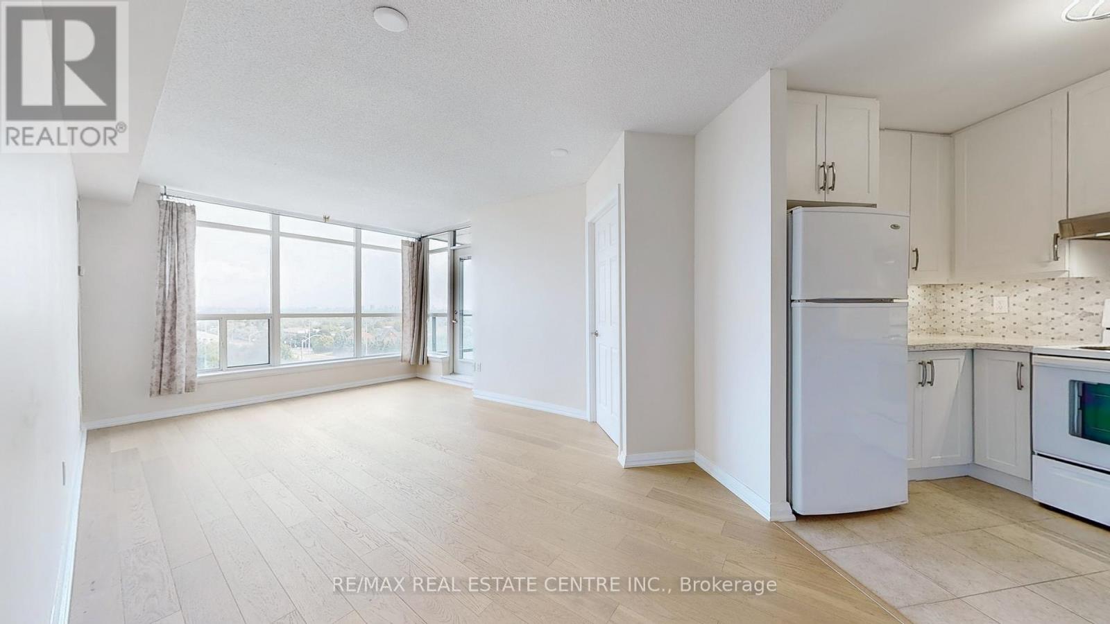 613 - 220 Forum Drive, Mississauga, Ontario  L4Z 4K1 - Photo 8 - W12758918