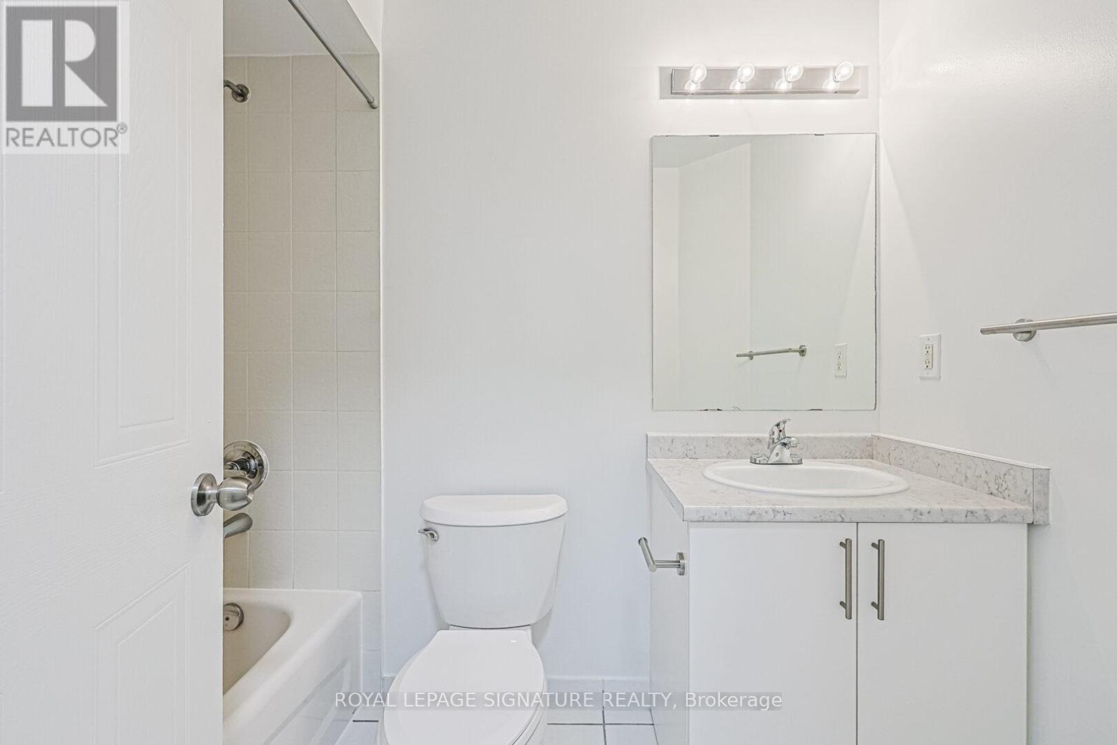 6 - 3 Pleasantview Avenue, Brampton, Ontario  L6X 5E8 - Photo 12 - W12758964