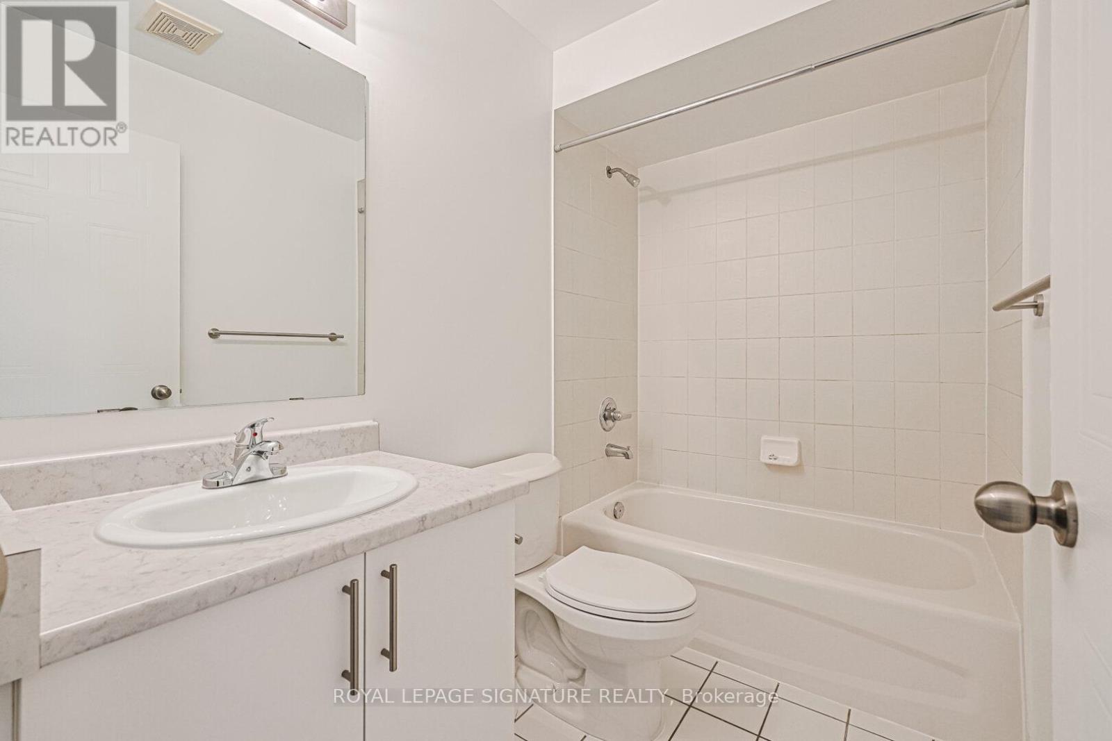 6 - 3 Pleasantview Avenue, Brampton, Ontario  L6X 5E8 - Photo 14 - W12758964