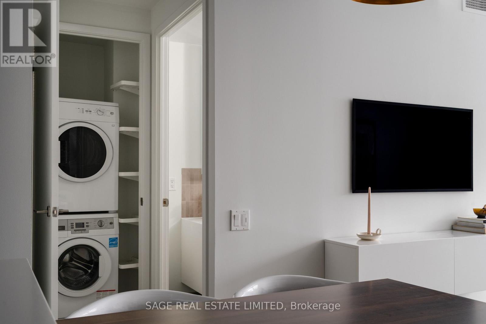 404 - 383 Sorauren Avenue, Toronto, Ontario  M6R 0A4 - Photo 12 - W12758970