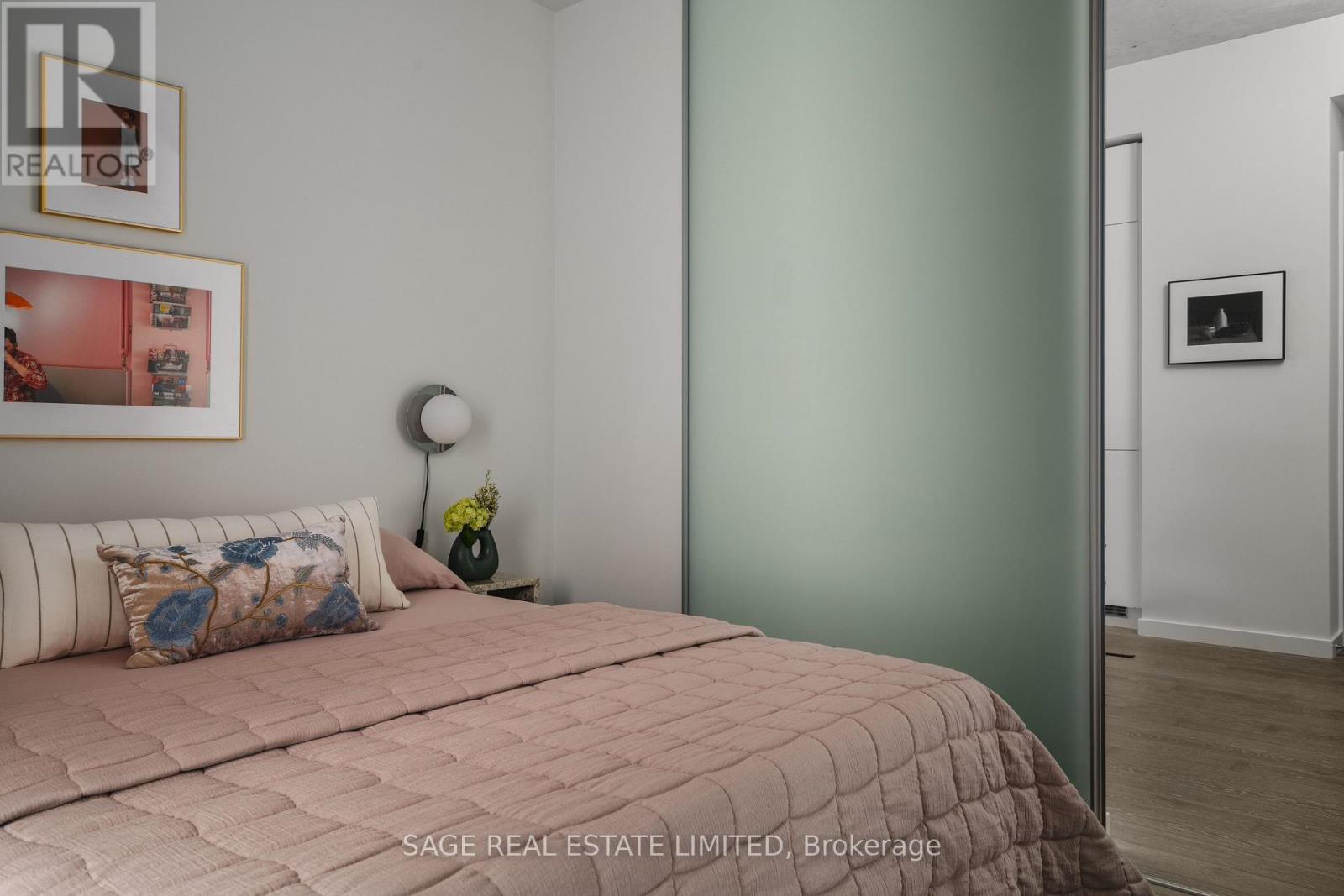 404 - 383 Sorauren Avenue, Toronto, Ontario  M6R 0A4 - Photo 15 - W12758970