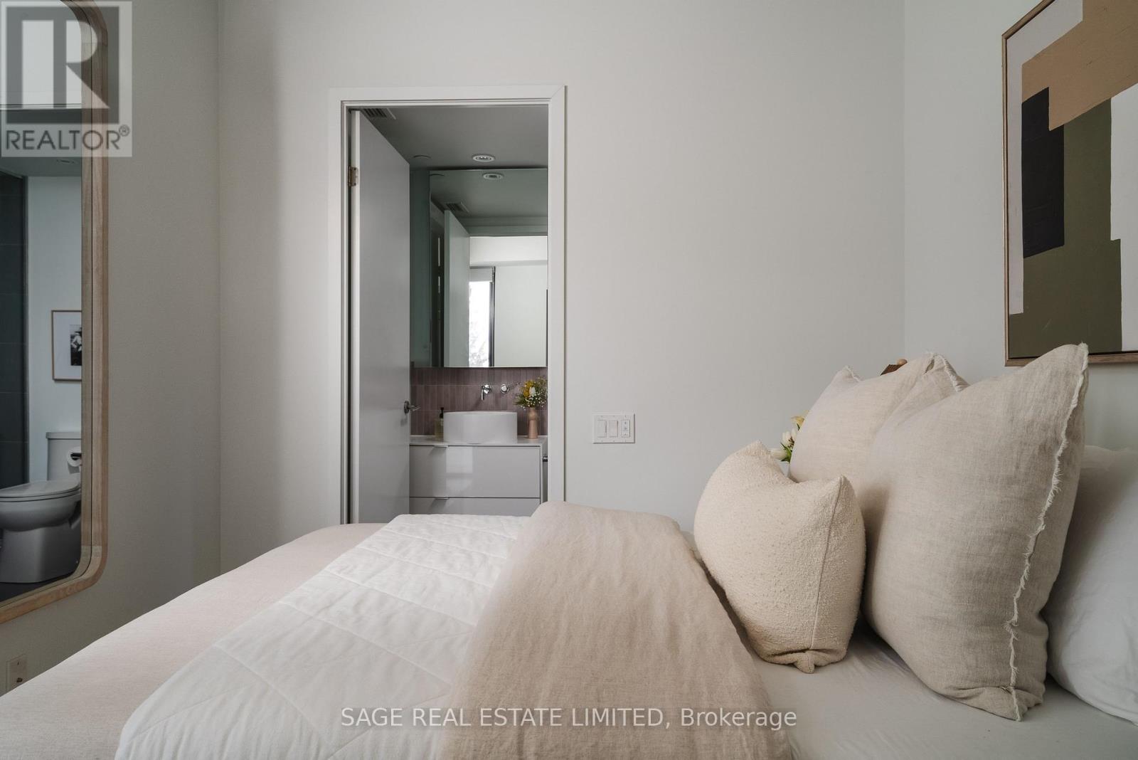 404 - 383 Sorauren Avenue, Toronto, Ontario  M6R 0A4 - Photo 19 - W12758970