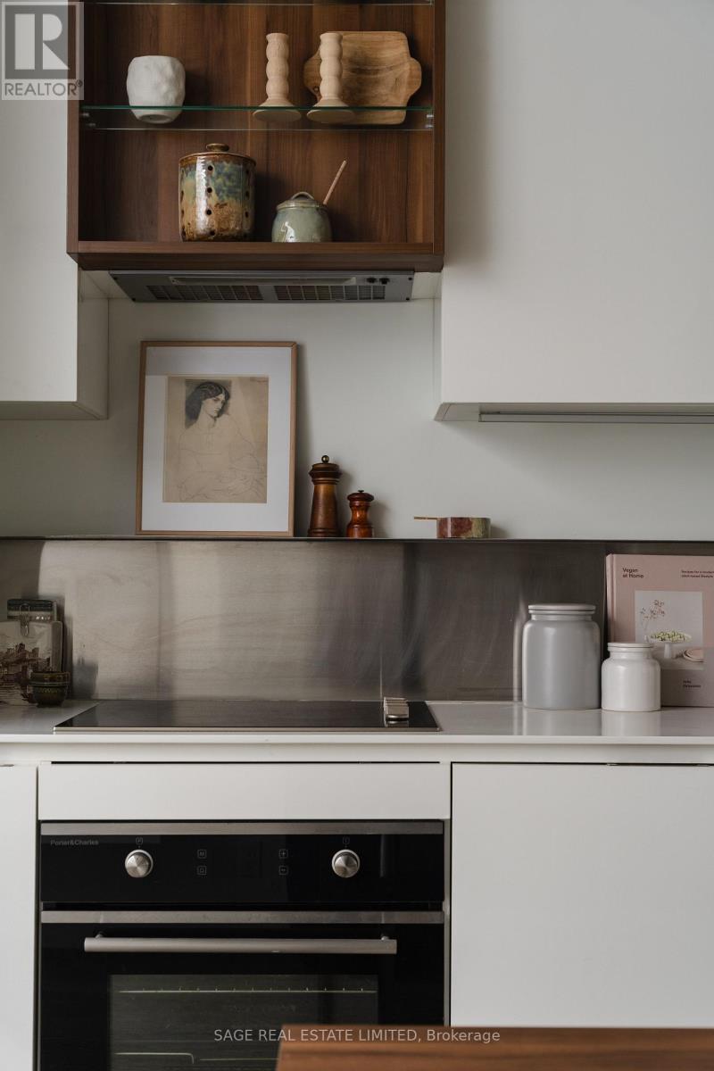 404 - 383 Sorauren Avenue, Toronto, Ontario  M6R 0A4 - Photo 3 - W12758970