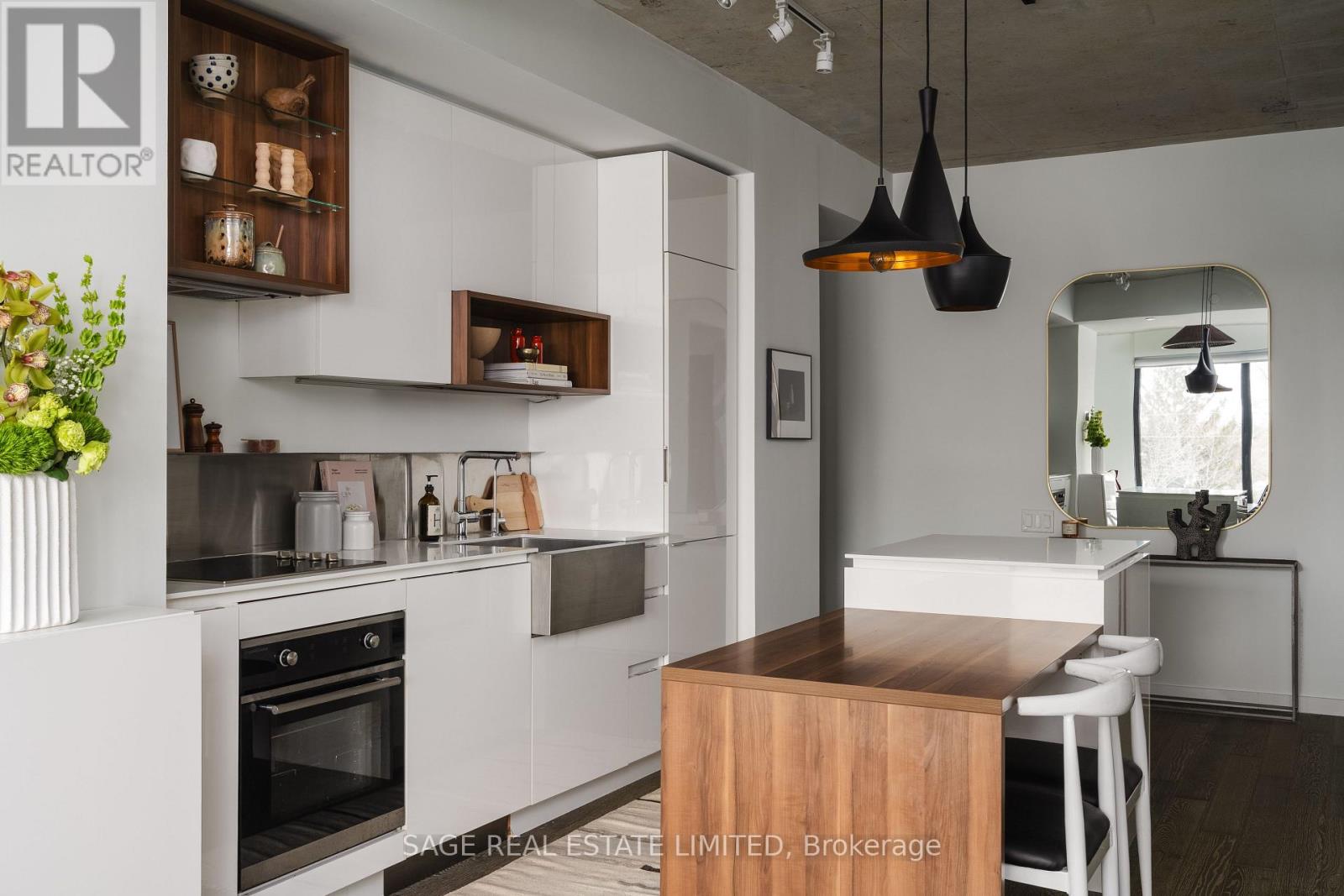 404 - 383 Sorauren Avenue, Toronto, Ontario  M6R 0A4 - Photo 4 - W12758970