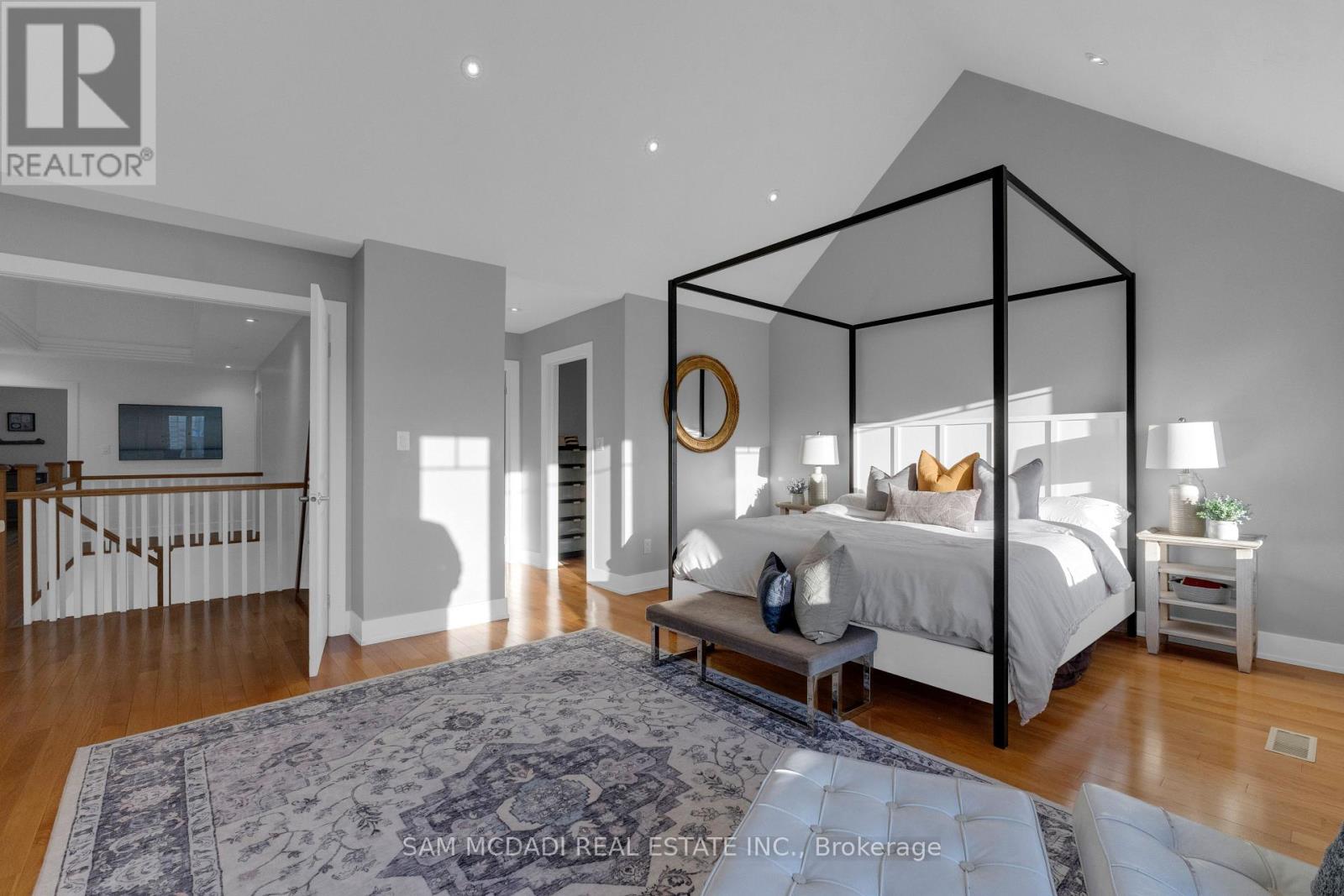 38 Pine Avenue N, Mississauga, Ontario  L5H 2P8 - Photo 16 - W12758974