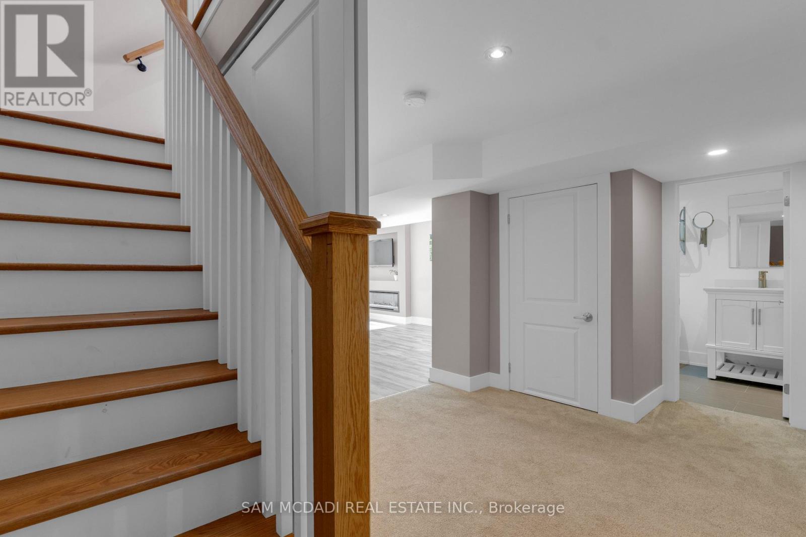 38 Pine Avenue N, Mississauga, Ontario  L5H 2P8 - Photo 32 - W12758974