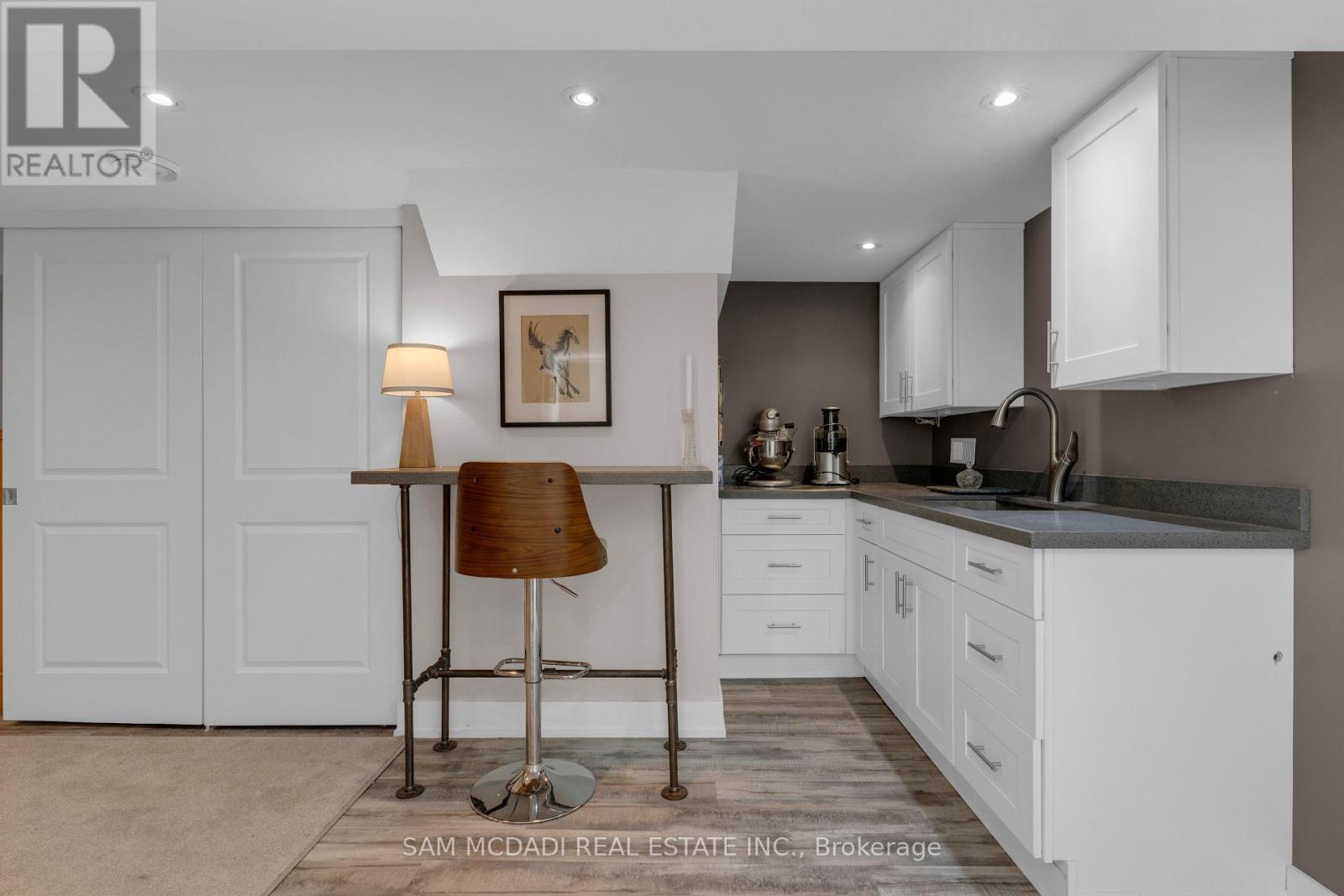 38 Pine Avenue N, Mississauga, Ontario  L5H 2P8 - Photo 34 - W12758974