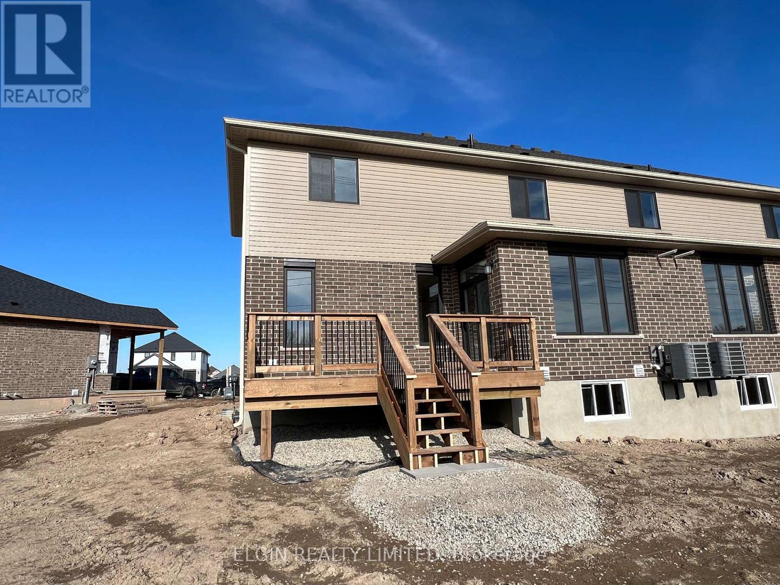 9 Horizon Court, Central Elgin, Ontario  N5P 0E5 - Photo 2 - X12757762