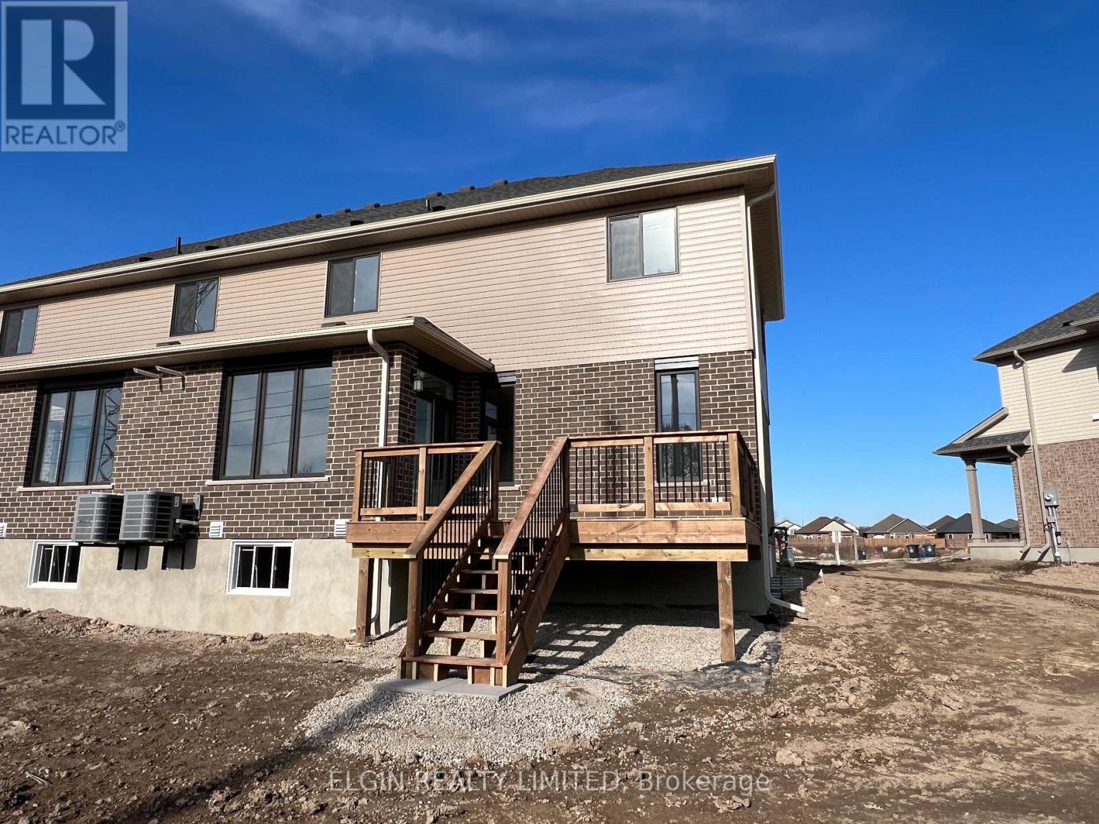 10 Horizon Court, Central Elgin, Ontario  N5P 0E5 - Photo 2 - X12757764