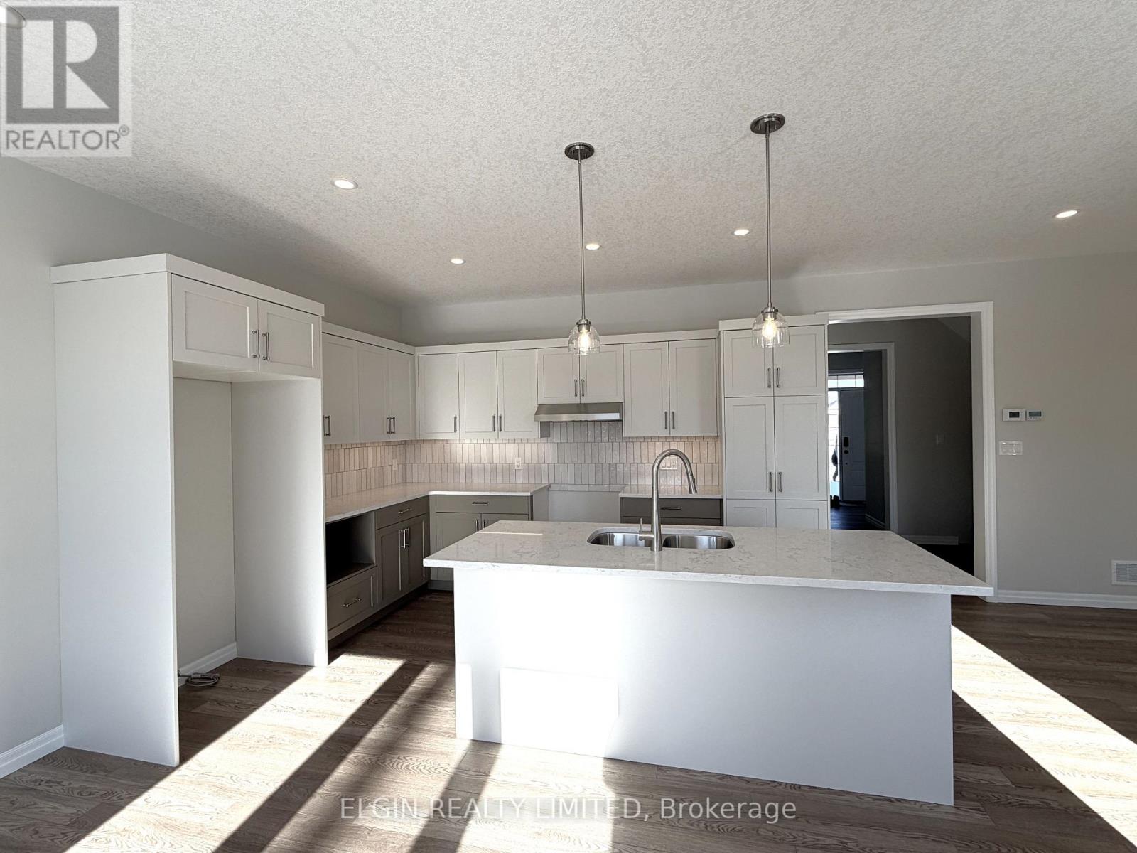 10 Horizon Court, Central Elgin, Ontario  N5P 0E5 - Photo 7 - X12757764