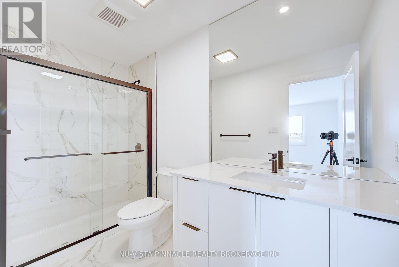 2693 Heardcreek Trail, London North, Ontario  N6G 0Z8 - Photo 39 - X12758352