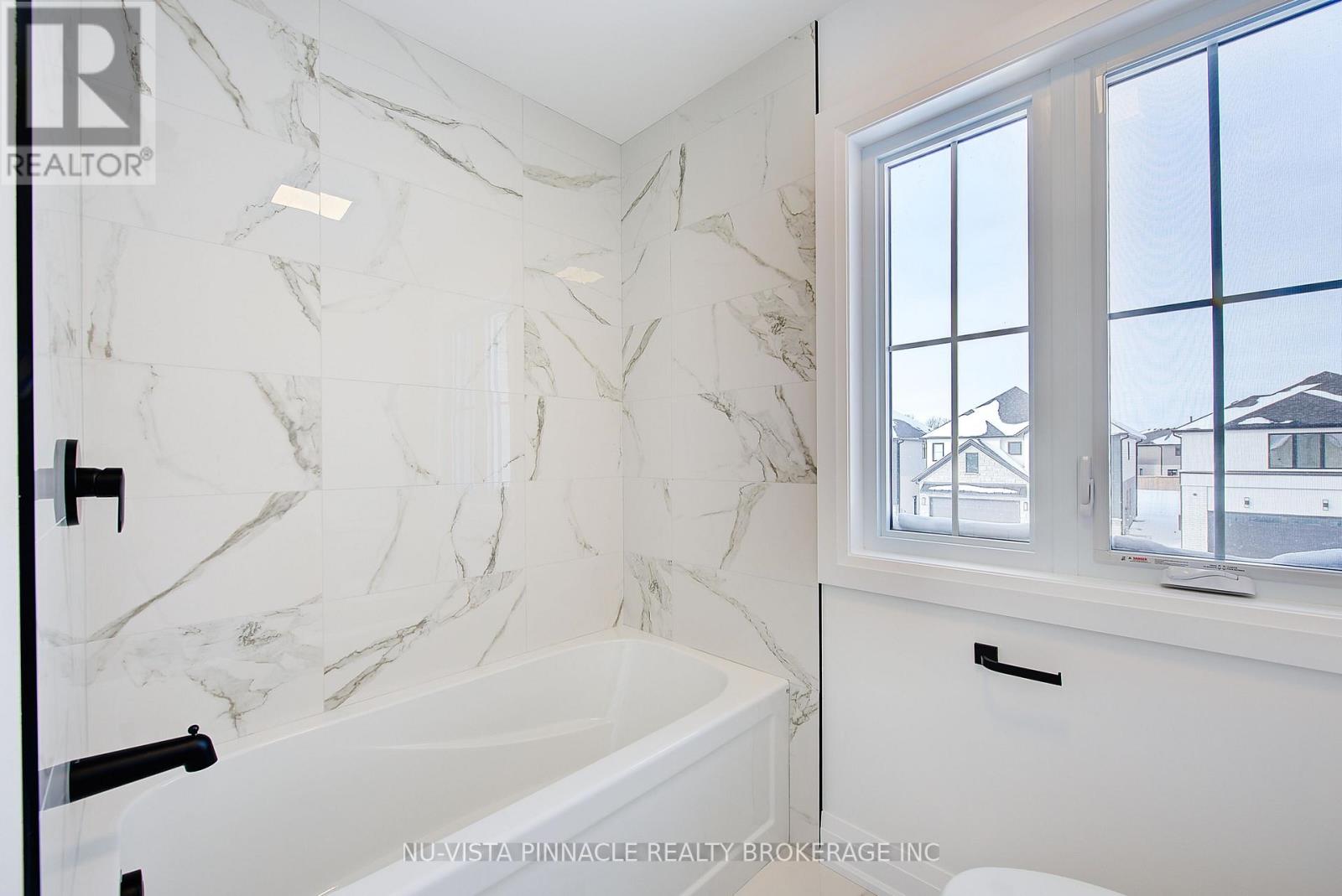 2693 Heardcreek Trail, London North, Ontario  N6G 0Z8 - Photo 36 - X12758352